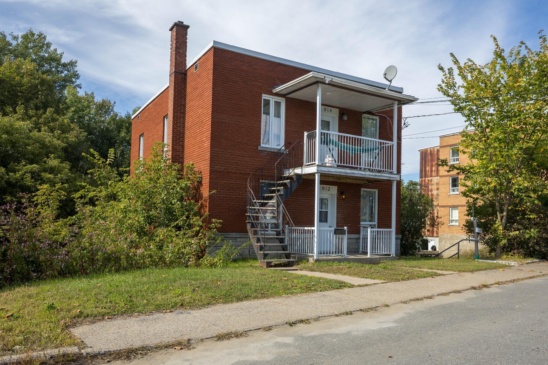 









910

 - 914


107e Rue

,
Shawinigan,




QC
G9P2L2

