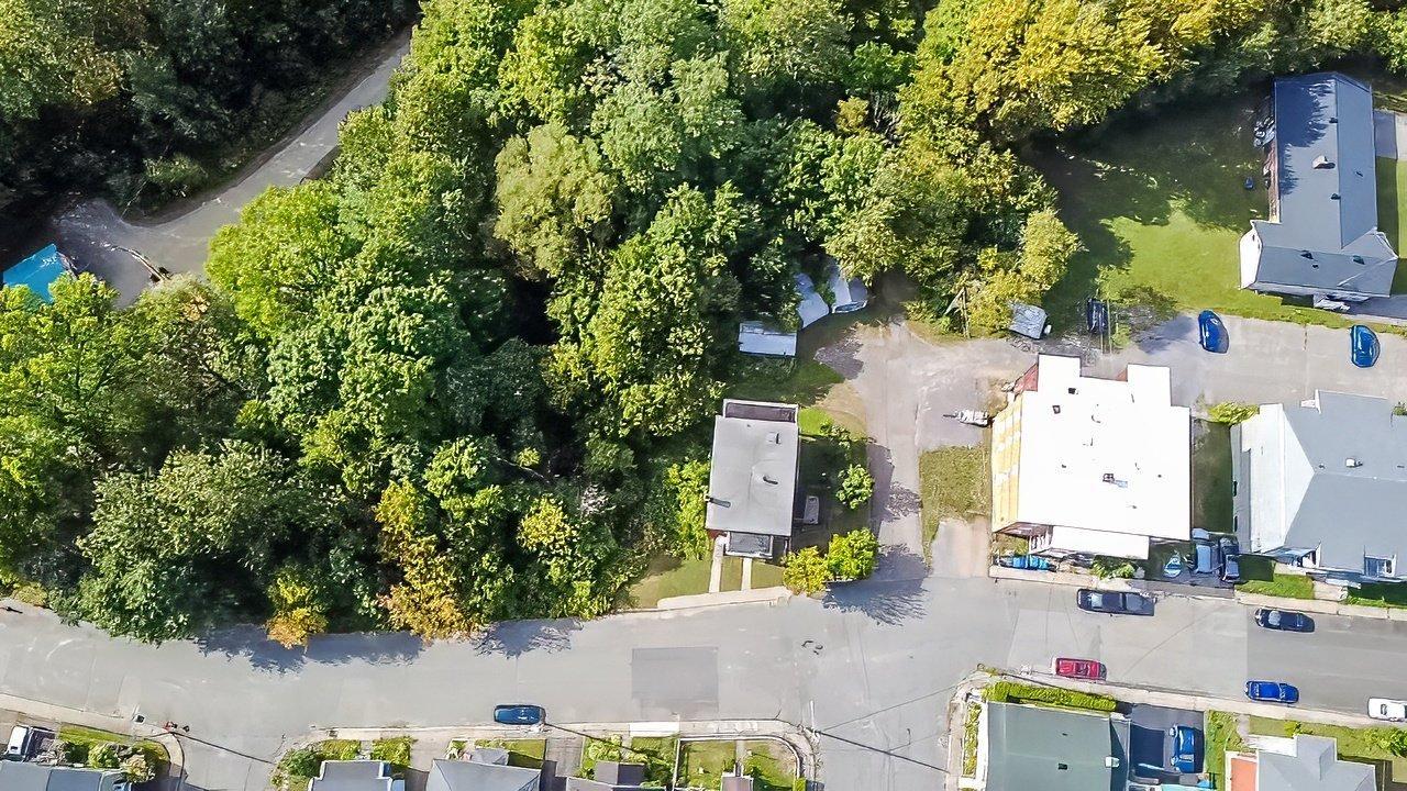 









910

 - 914


107e Rue

,
Shawinigan,




QC
G9P2L2

