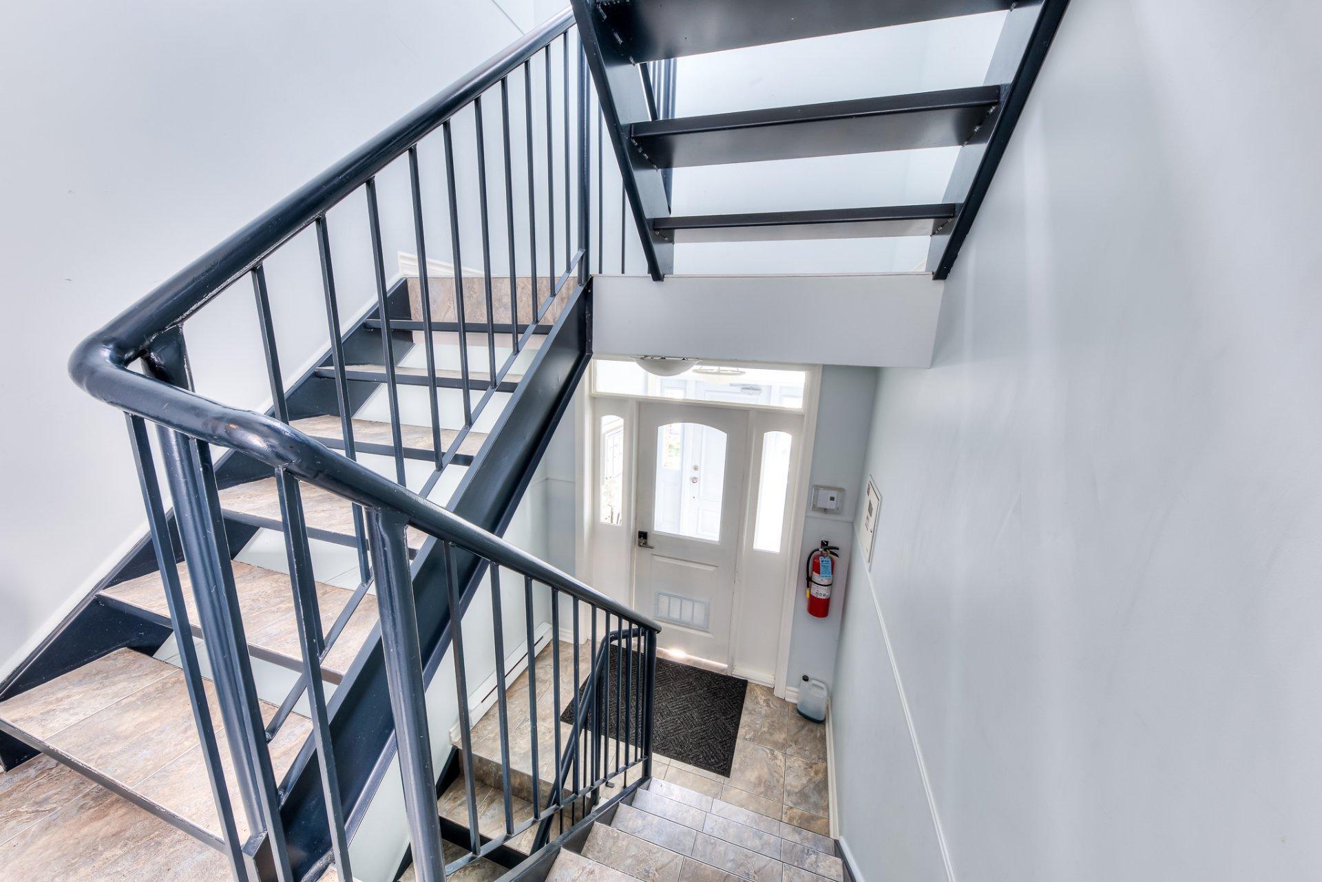 









17775


Boul. de Pierrefonds

, 103,
Montréal (Pierrefonds-Roxboro),




QC
H9J3L1

