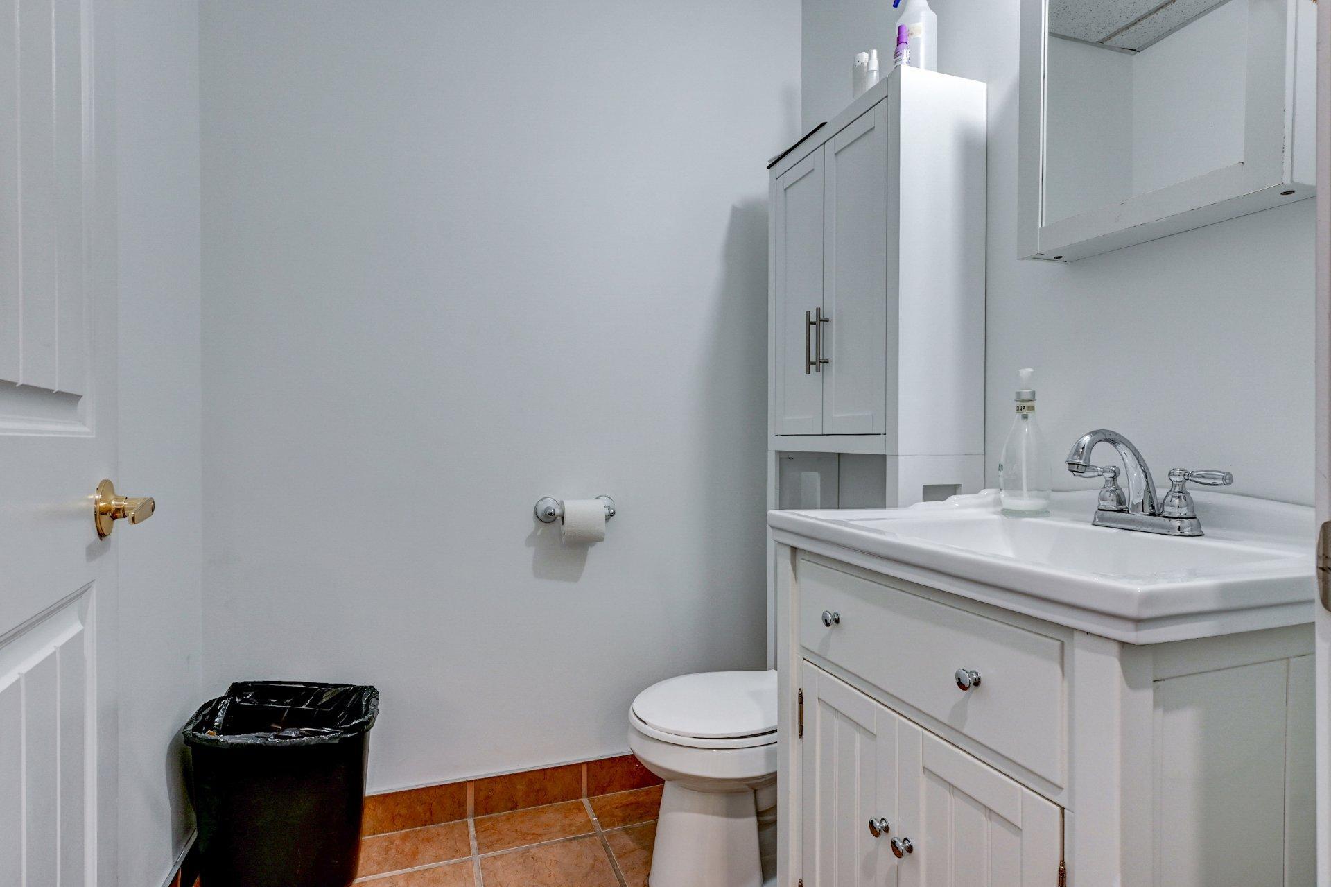 









256


Rue De Montigny

, 202,
Saint-Jérôme,




QC
J7Z5R2

