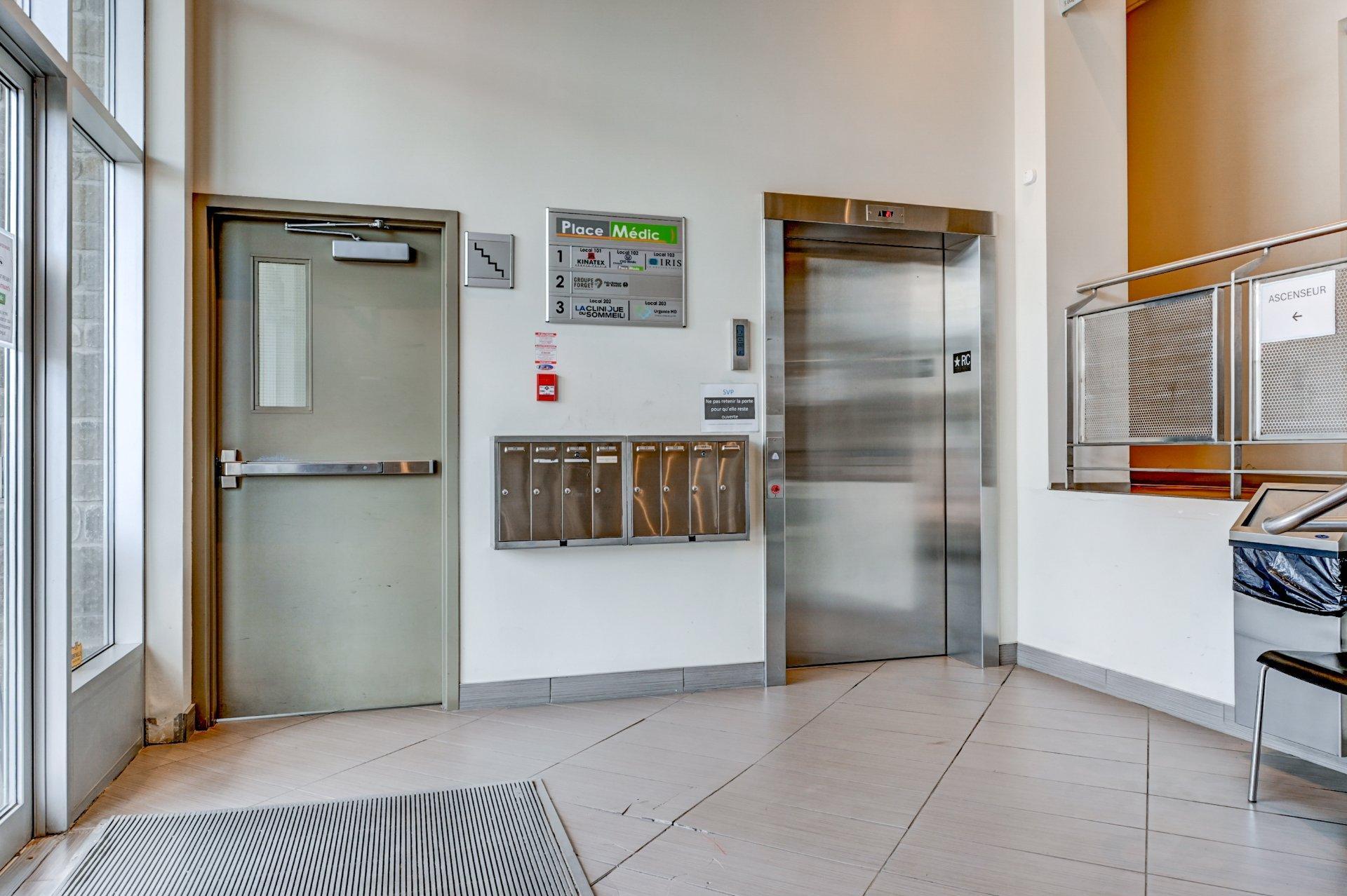 









256


Rue De Montigny

, 202,
Saint-Jérôme,




QC
J7Z5R2

