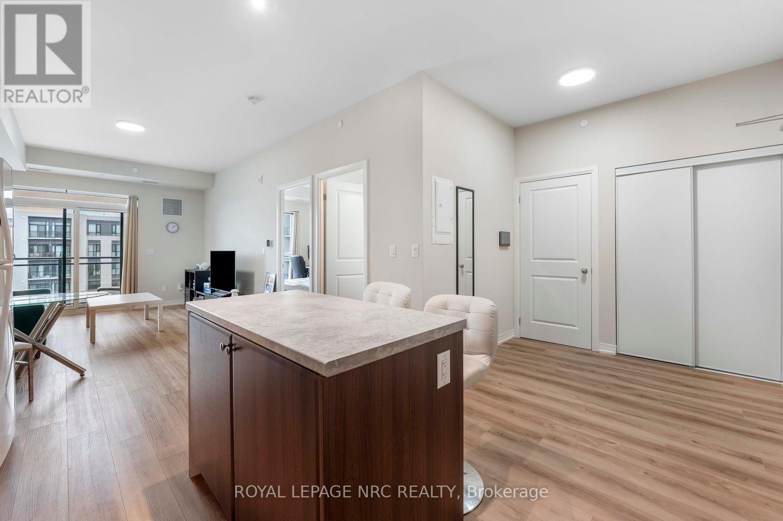 












LP-45 - 50 HERRICK AVENUE

,
St. Catharines (Oakdale),




Ontario
L2P0G3


