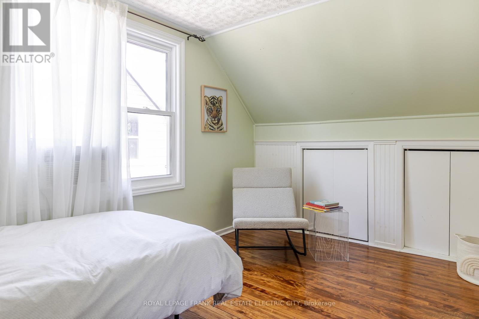 












130 HAZLITT STREET

,
Peterborough (Ashburnham Ward 4),




Ontario
K9H1L5


