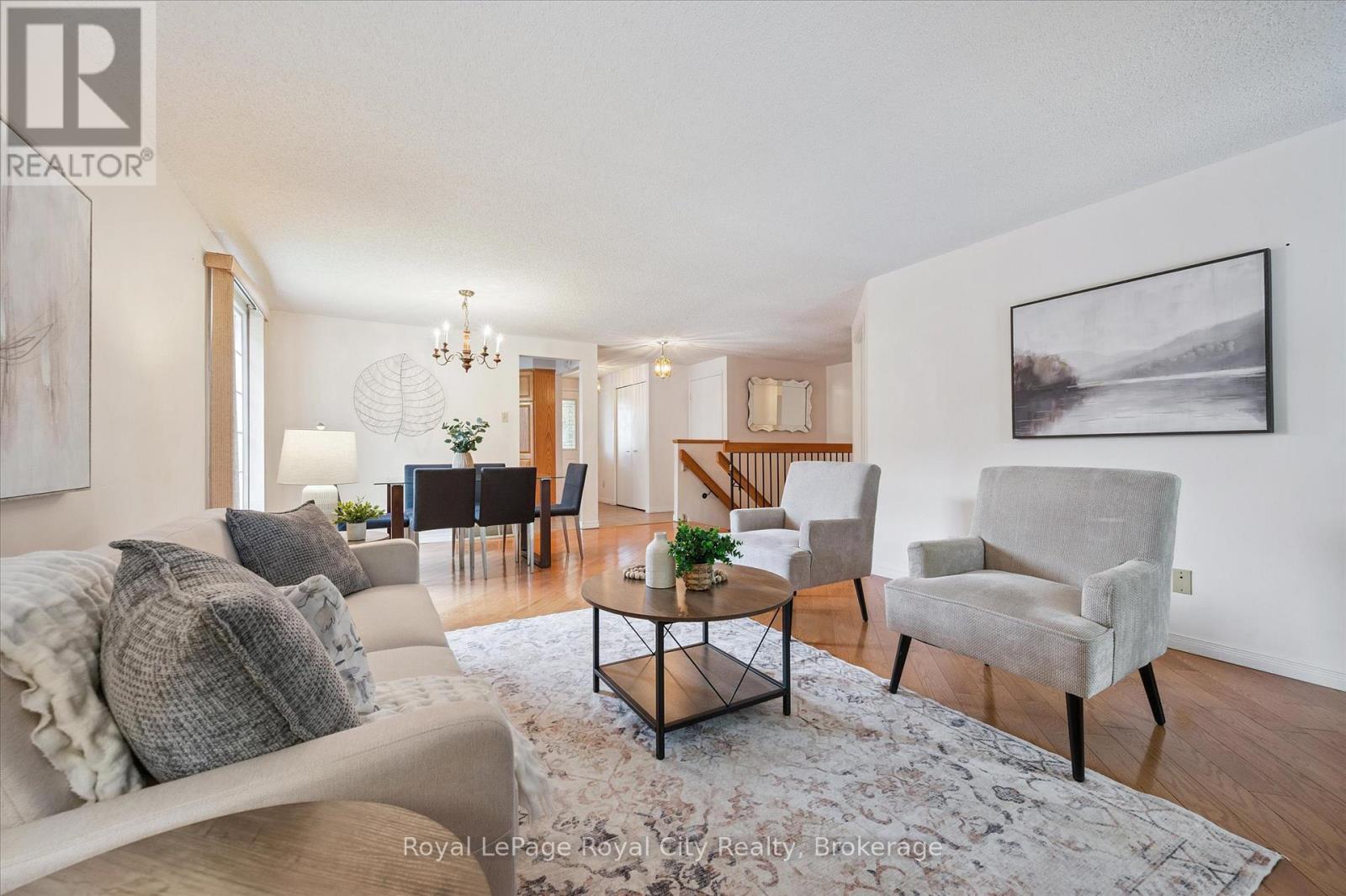 












15 JODI PLACE

,
Guelph (Willow West/Sugarbush/West Acres),




Ontario
N1H7R1

