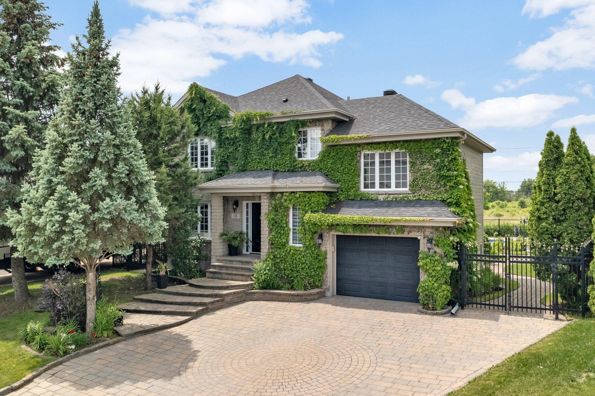 









126


Rue Tougas

,
Saint-Constant,




QC
J5A2R8

