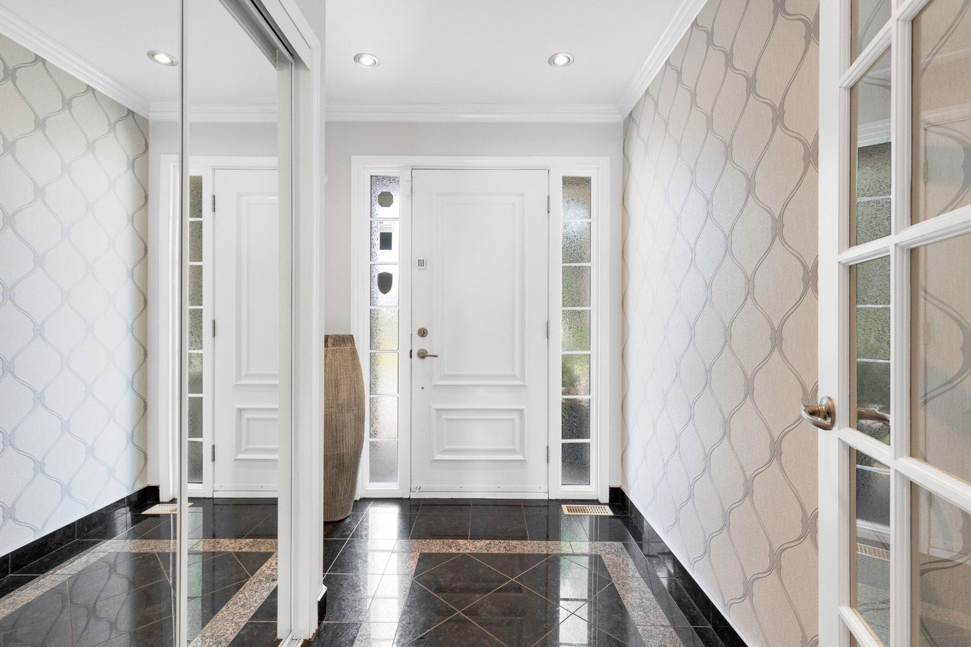 









126


Rue Tougas

,
Saint-Constant,




QC
J5A2R8

