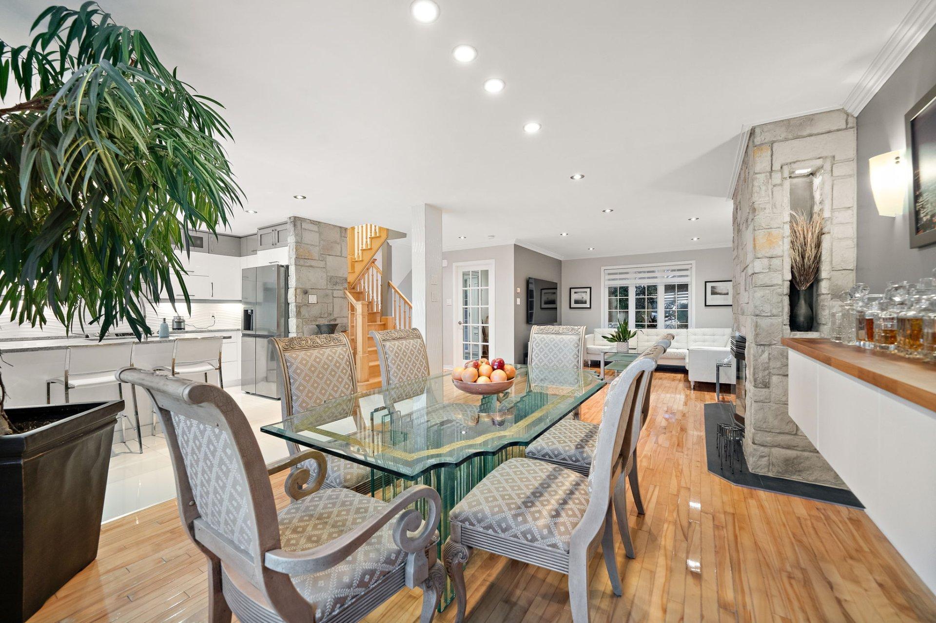 









126


Rue Tougas

,
Saint-Constant,




QC
J5A2R8

