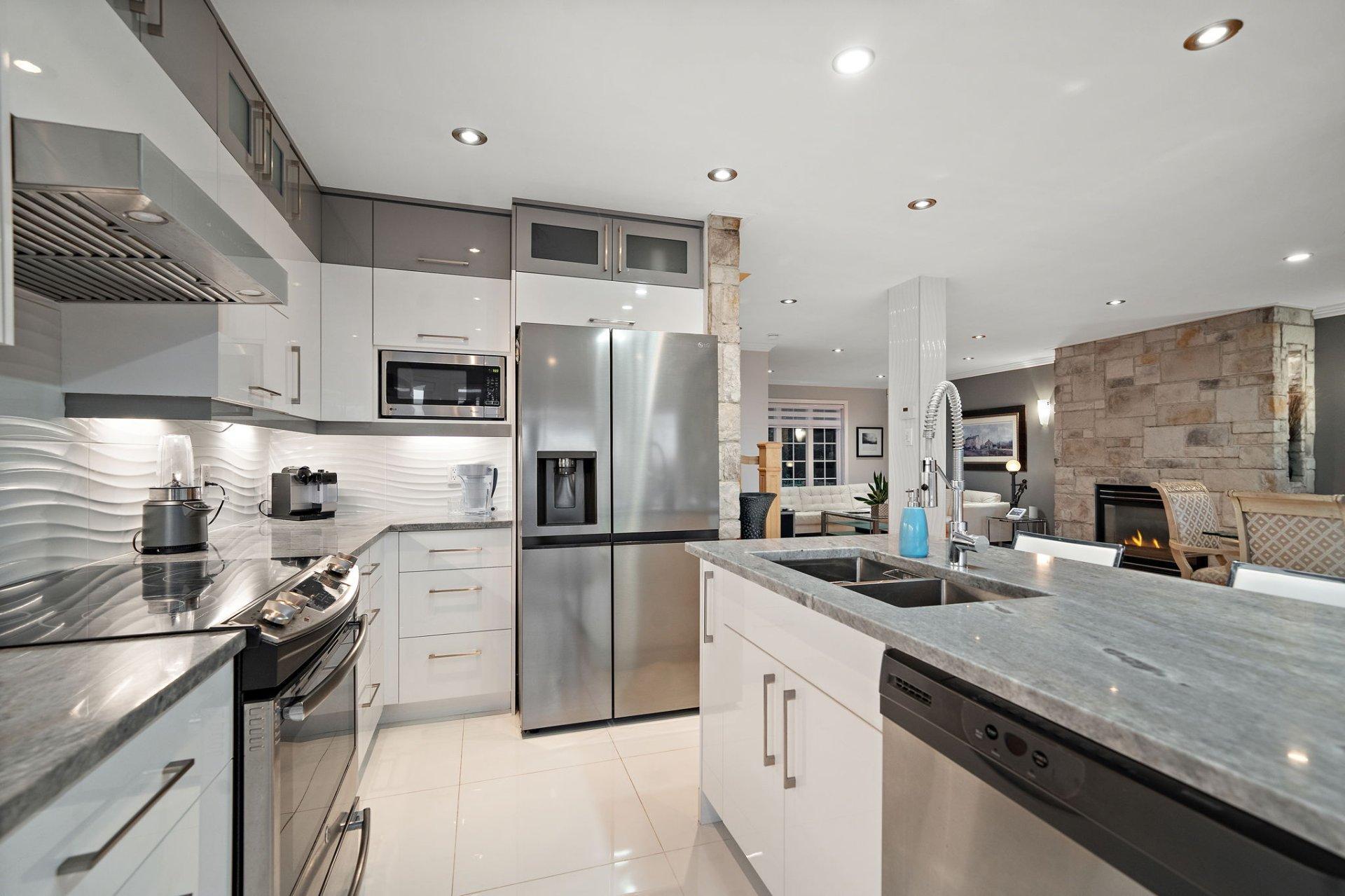 









126


Rue Tougas

,
Saint-Constant,




QC
J5A2R8

