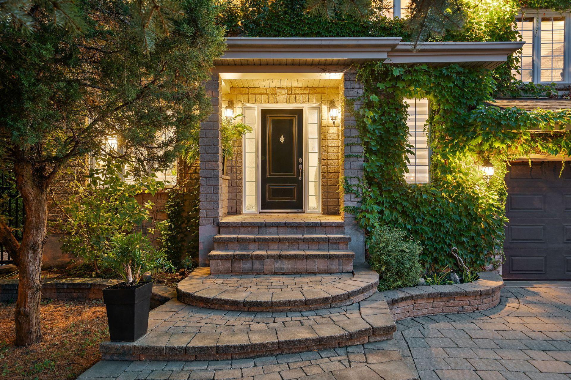 









126


Rue Tougas

,
Saint-Constant,




QC
J5A2R8

