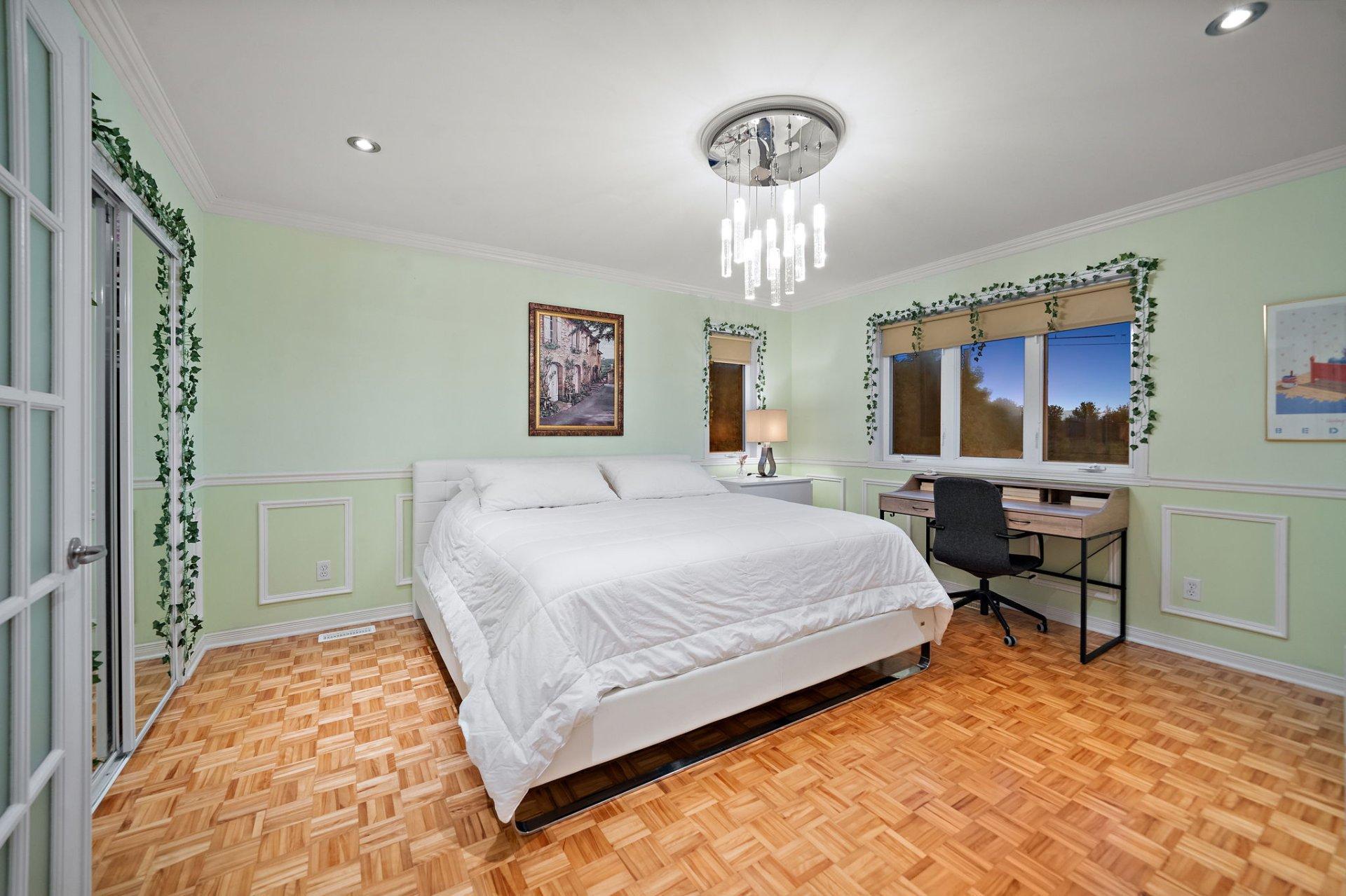 









126


Rue Tougas

,
Saint-Constant,




QC
J5A2R8

