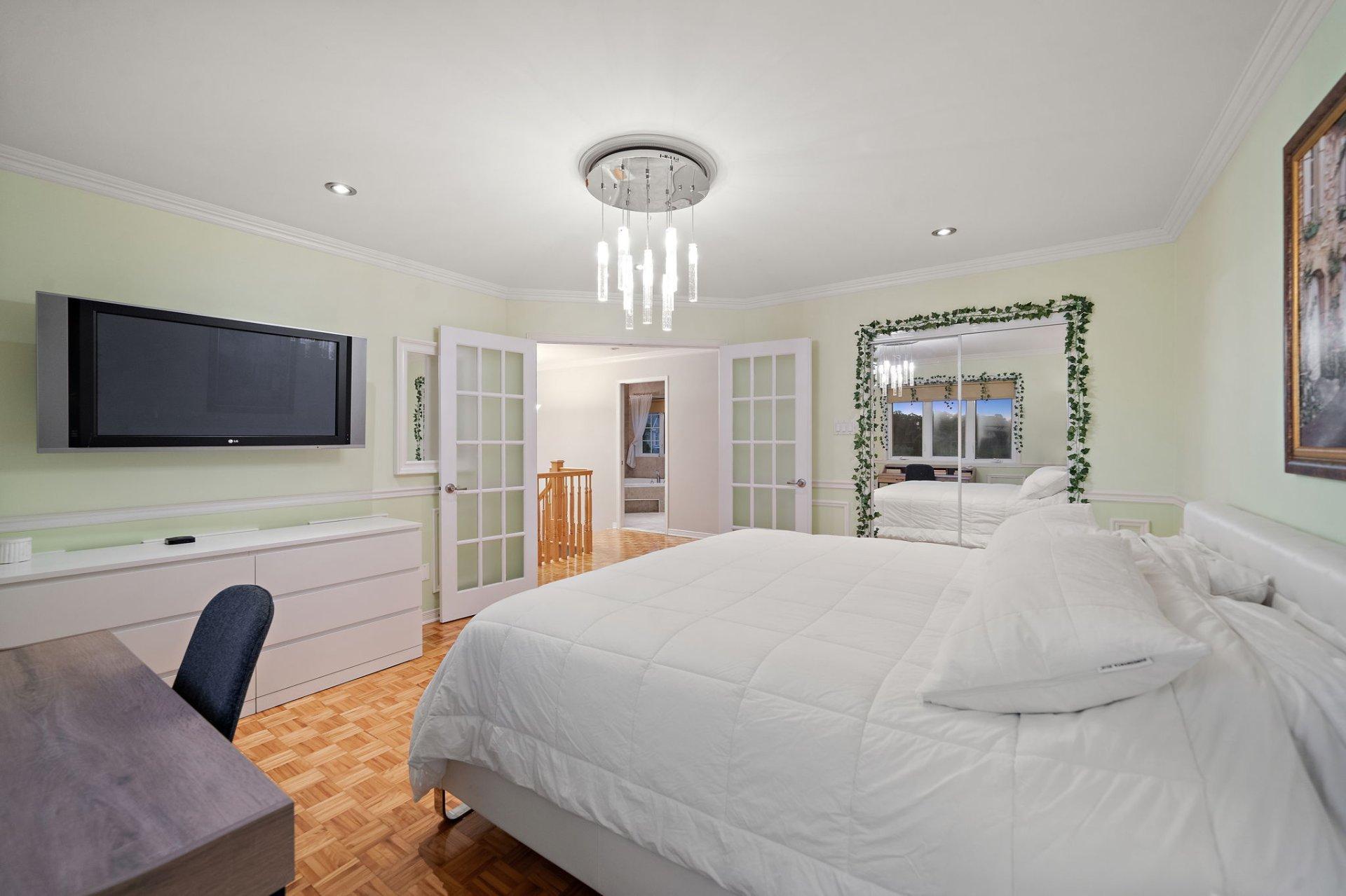 









126


Rue Tougas

,
Saint-Constant,




QC
J5A2R8

