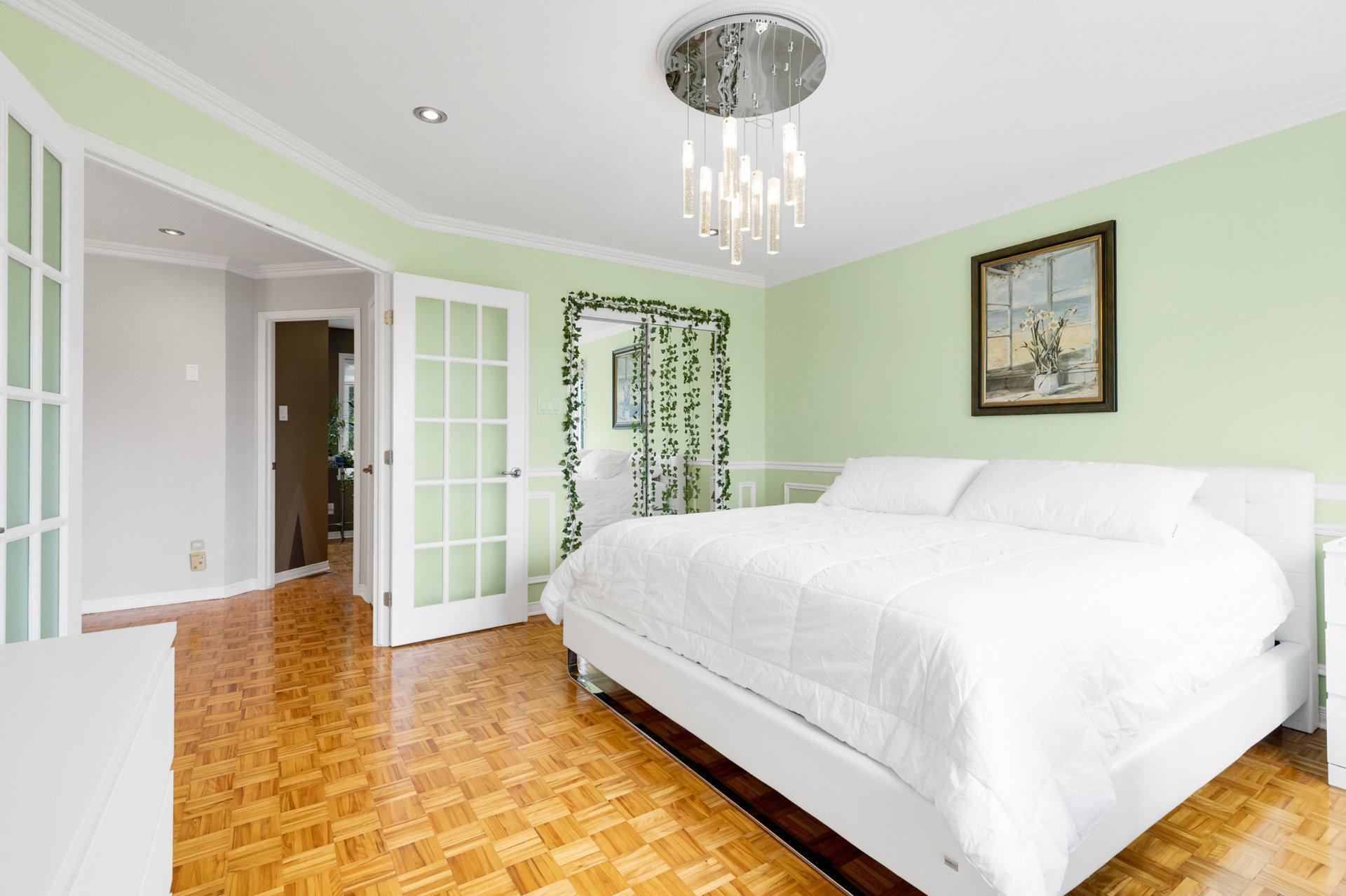 









126


Rue Tougas

,
Saint-Constant,




QC
J5A2R8

