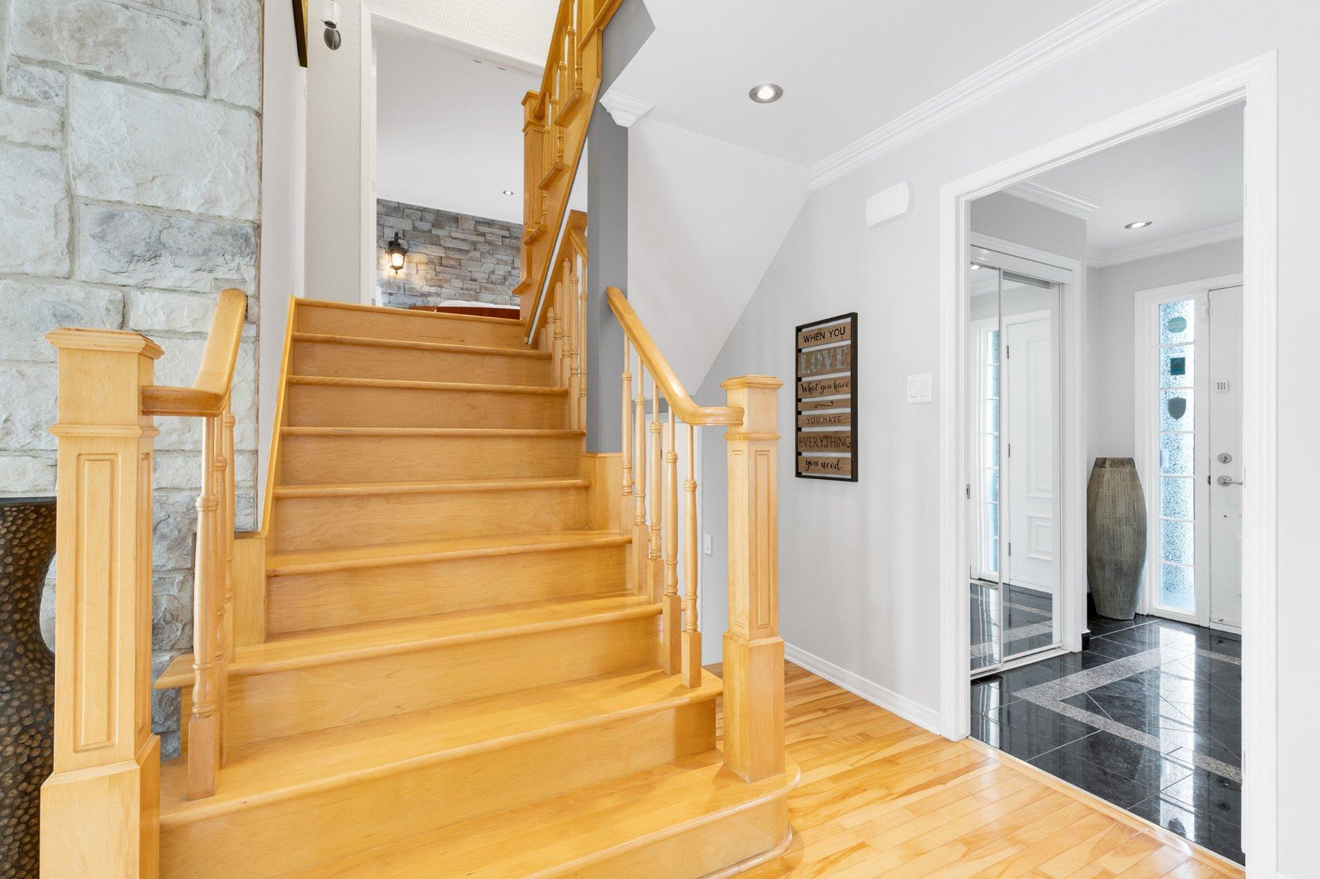 









126


Rue Tougas

,
Saint-Constant,




QC
J5A2R8

