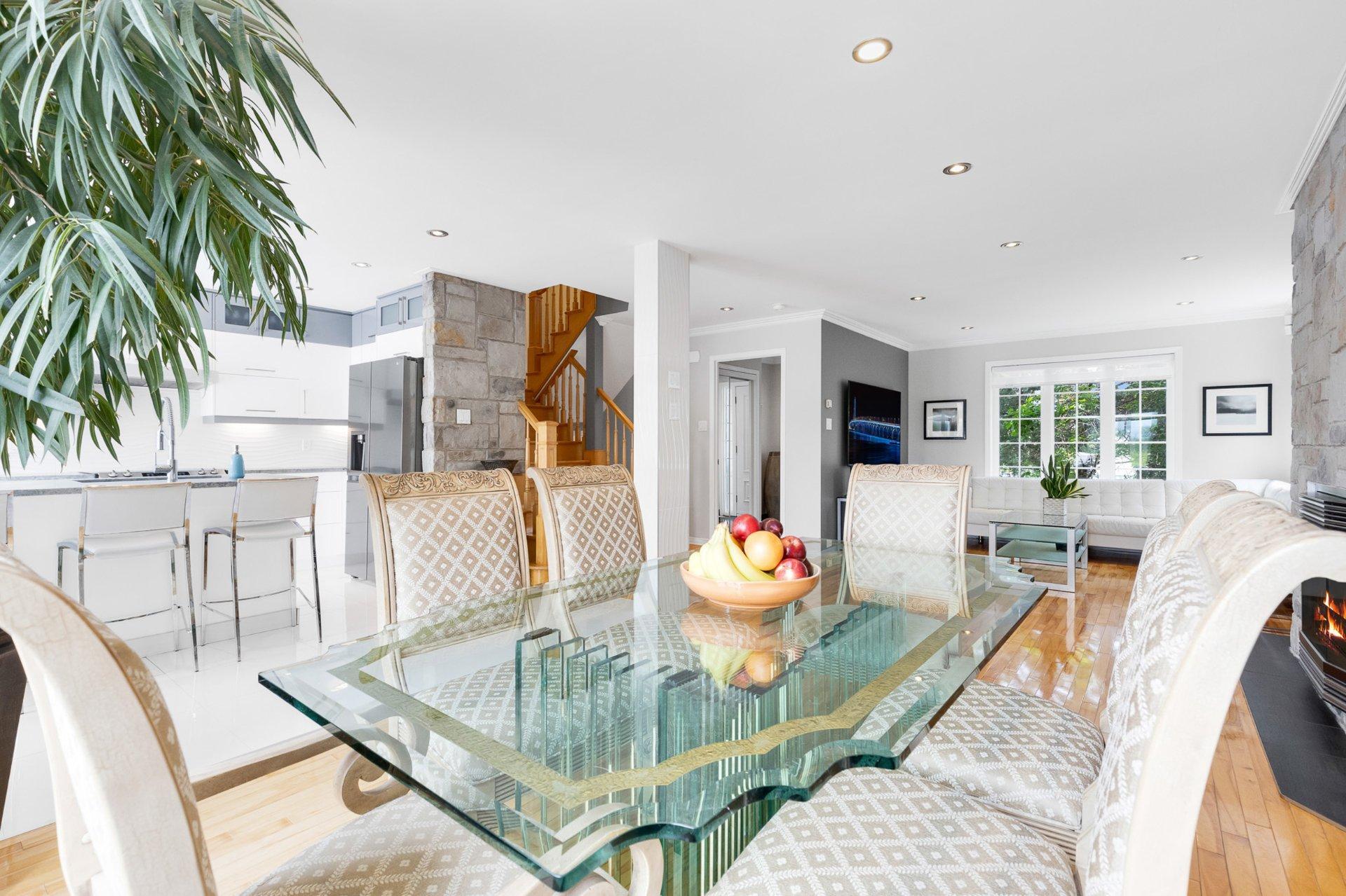 









126


Rue Tougas

,
Saint-Constant,




QC
J5A2R8

