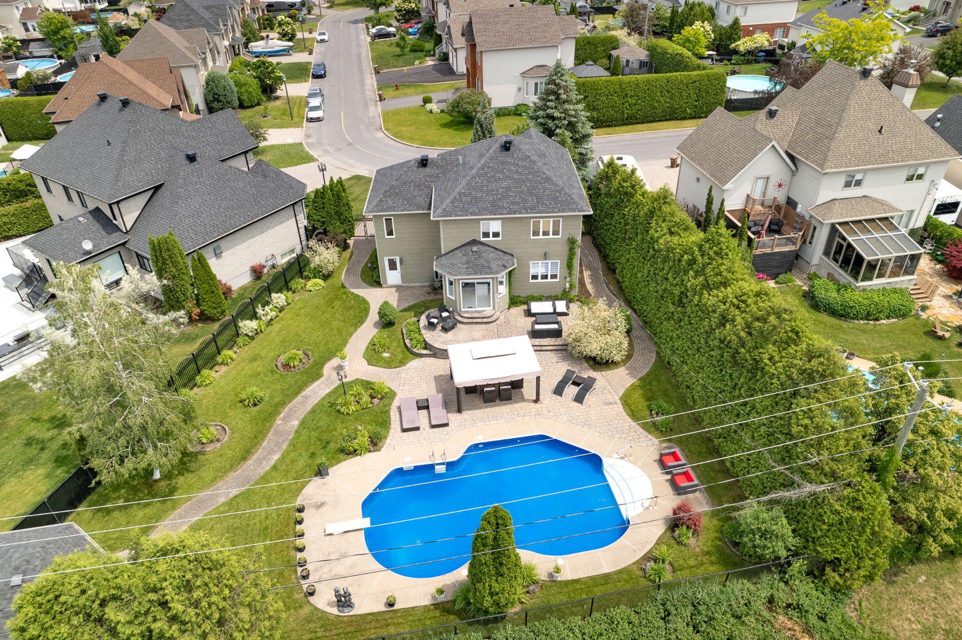 









126


Rue Tougas

,
Saint-Constant,




QC
J5A2R8

