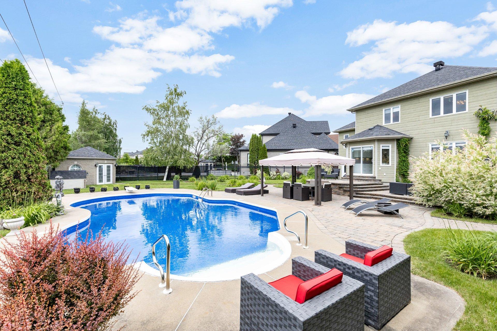 









126


Rue Tougas

,
Saint-Constant,




QC
J5A2R8

