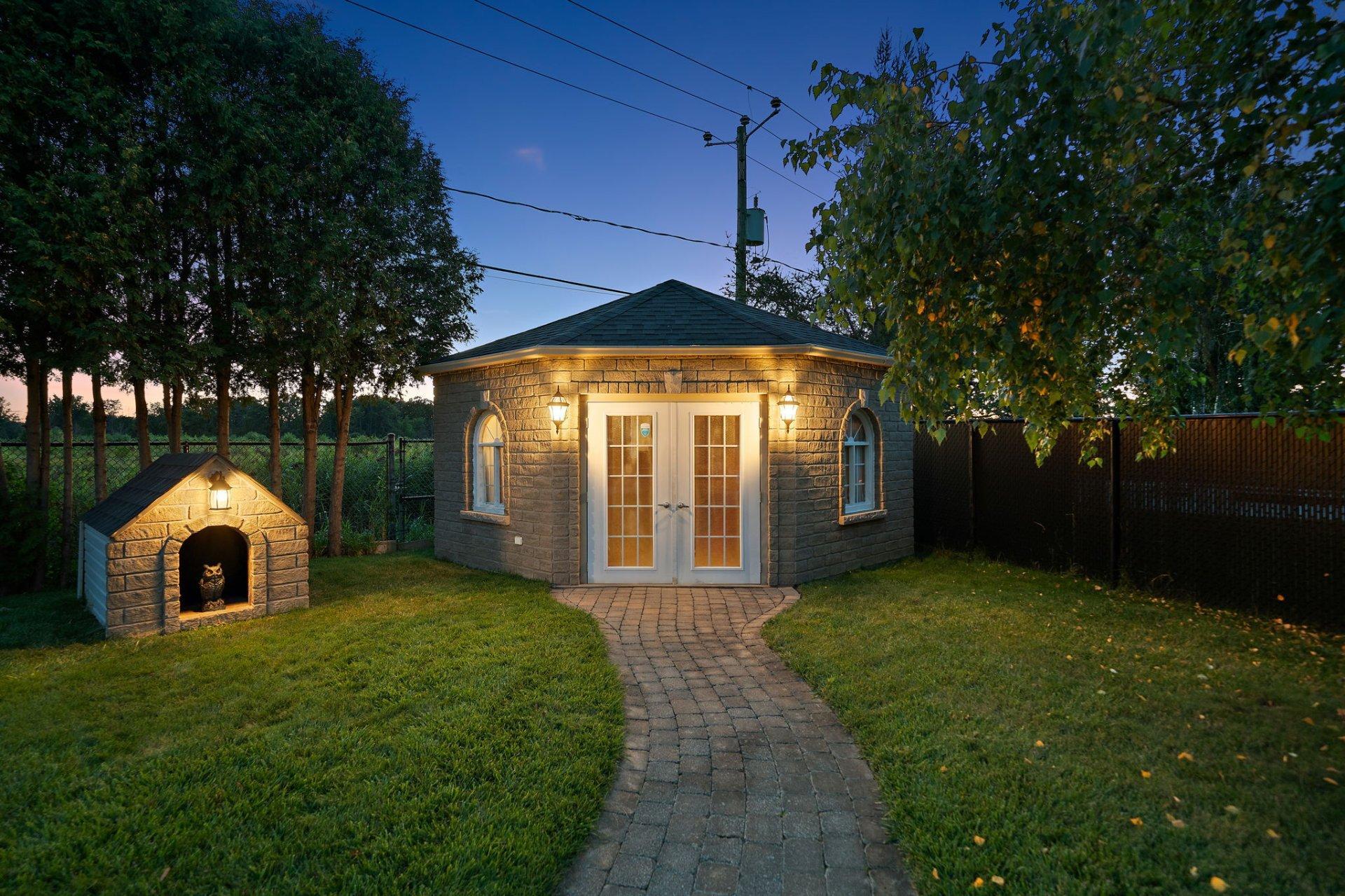 









126


Rue Tougas

,
Saint-Constant,




QC
J5A2R8

