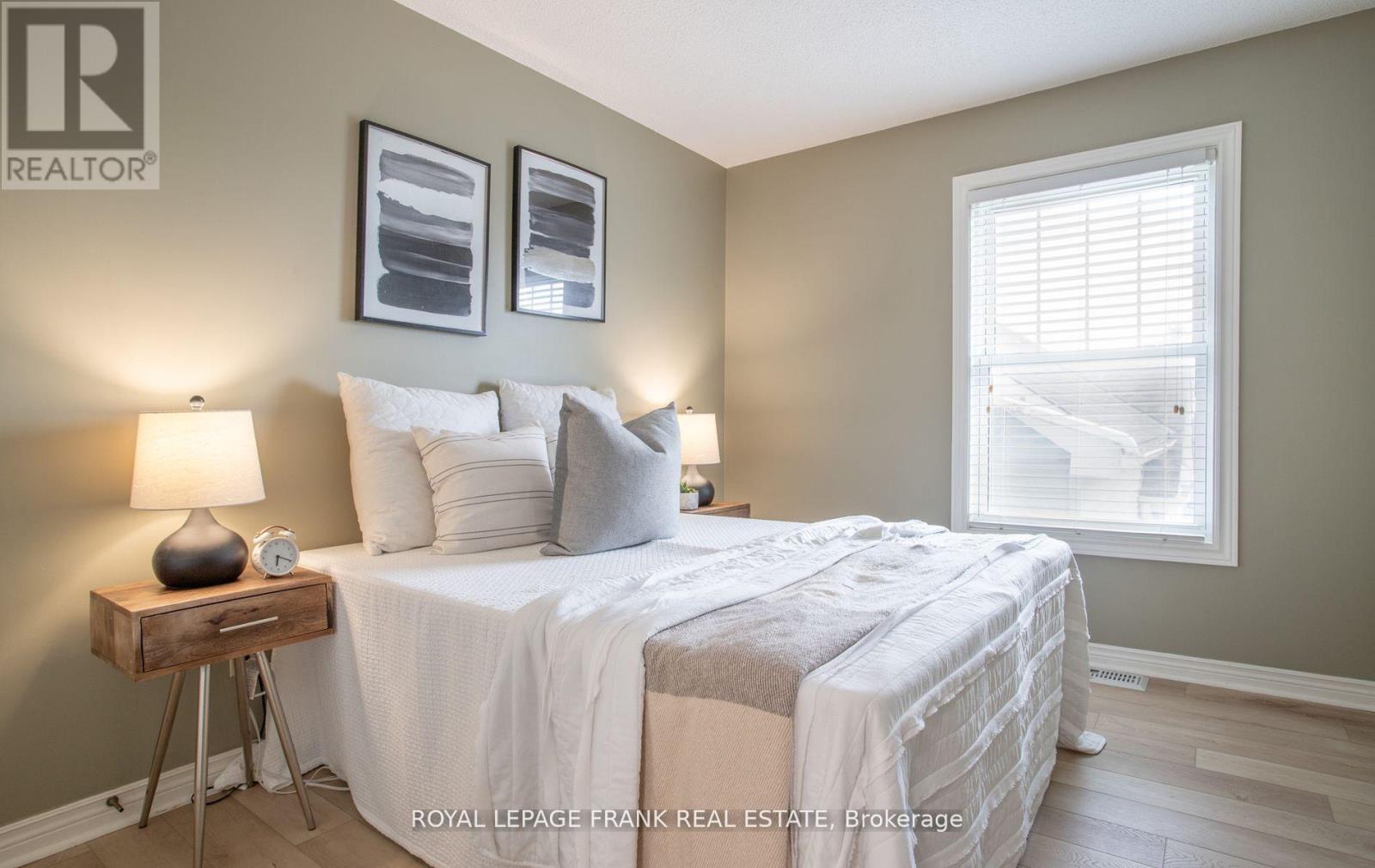 












F12 - 1667 NASH ROAD

,
Clarington (Courtice),




Ontario
L1E1S8

