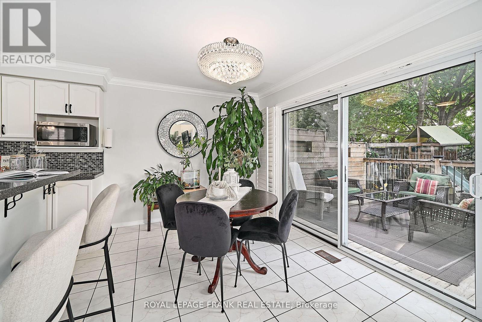 












54 GARTSHORE DRIVE

,
Whitby (Williamsburg),




Ontario
L1P1N6

