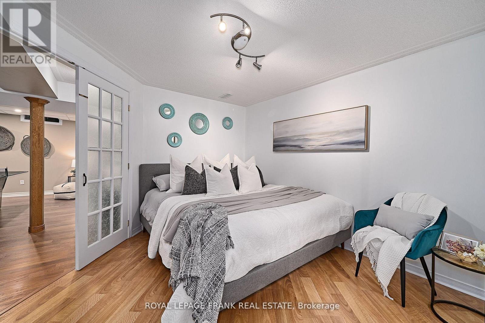 












54 GARTSHORE DRIVE

,
Whitby (Williamsburg),




Ontario
L1P1N6

