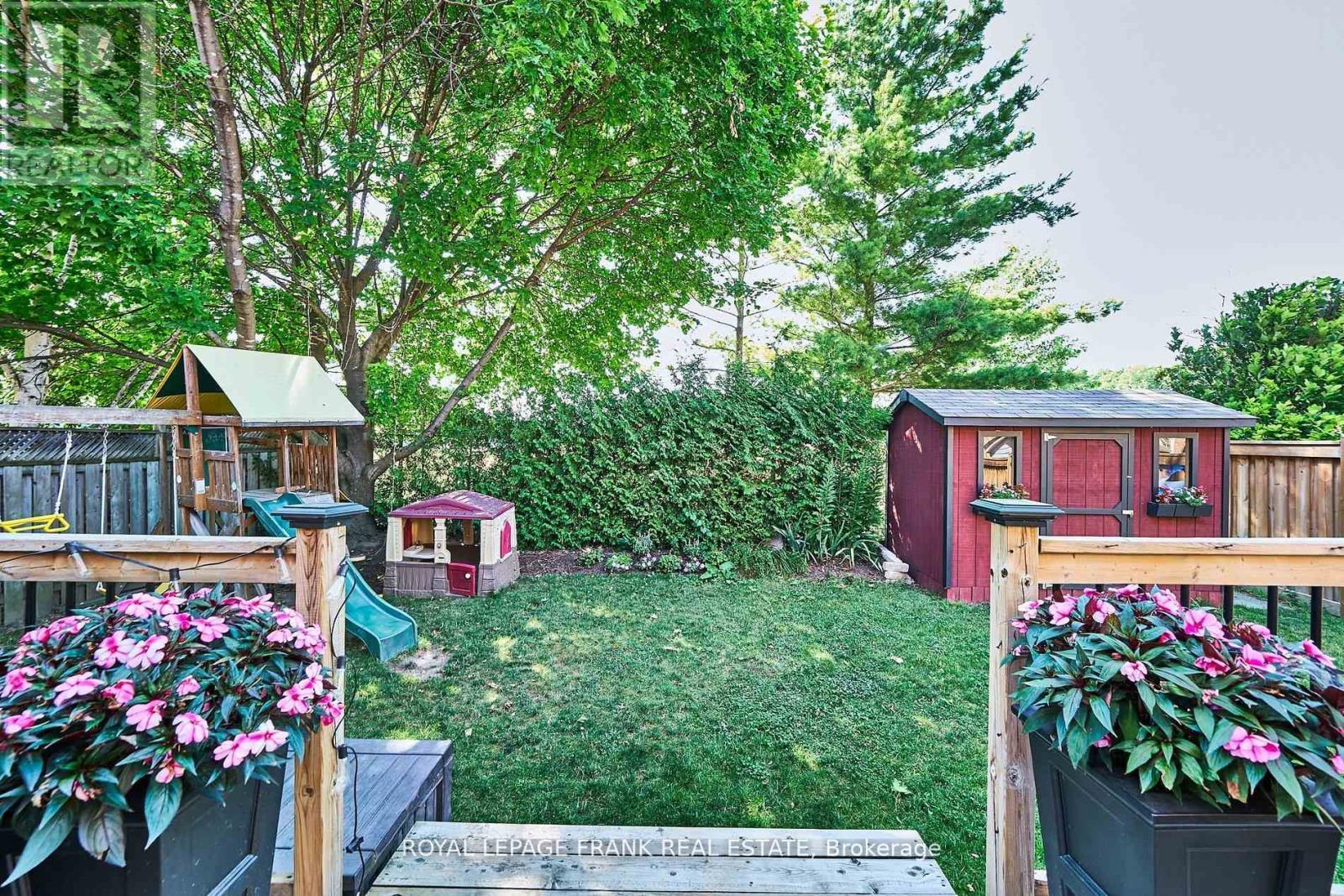 












54 GARTSHORE DRIVE

,
Whitby (Williamsburg),




Ontario
L1P1N6

