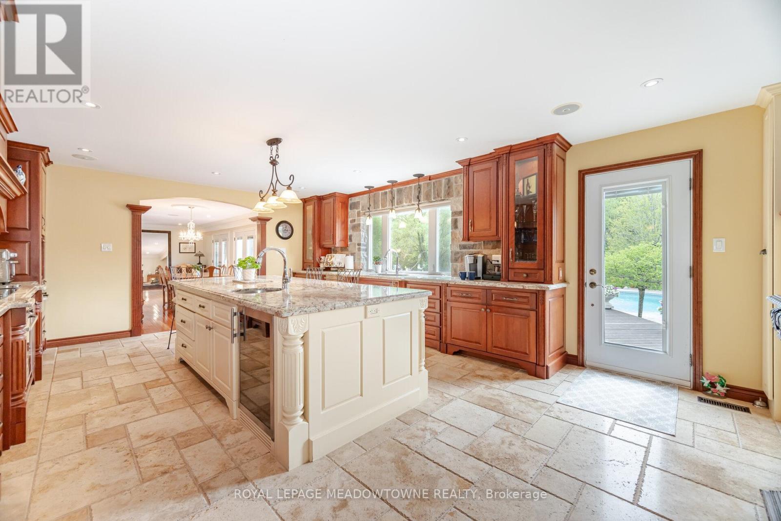 












11302 REGIONAL 25 ROAD

,
Halton Hills,




Ontario
L7J2M1

