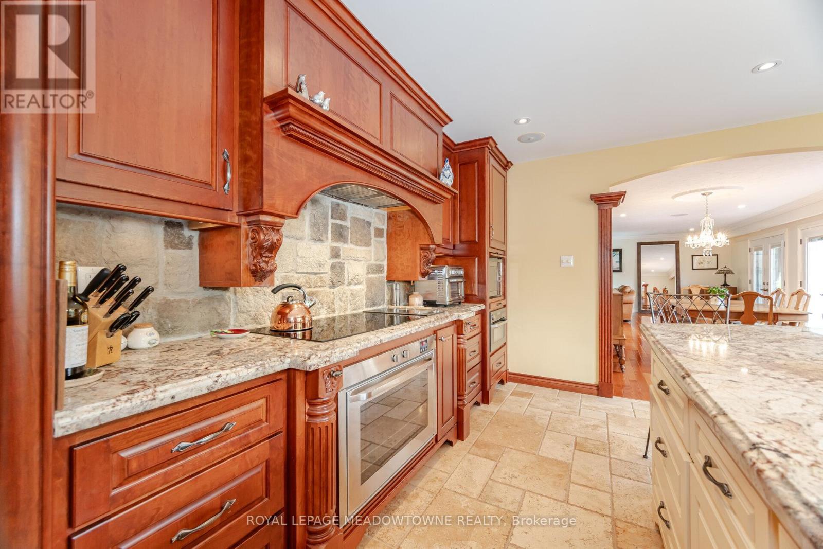 












11302 REGIONAL 25 ROAD

,
Halton Hills,




Ontario
L7J2M1

