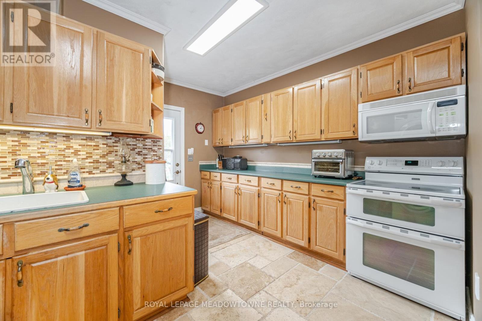 












11302 REGIONAL 25 ROAD

,
Halton Hills,




Ontario
L7J2M1

