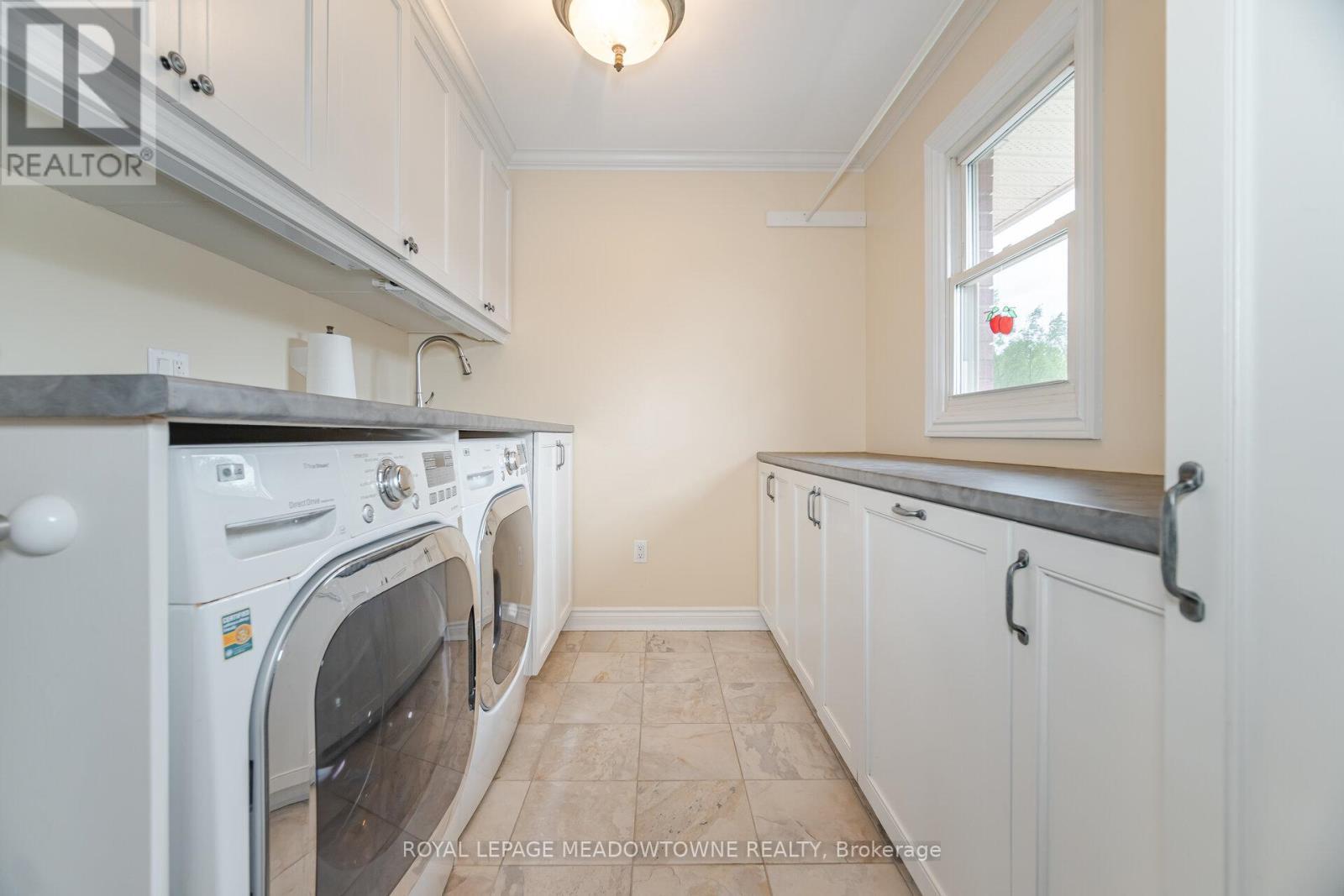 












11302 REGIONAL 25 ROAD

,
Halton Hills,




Ontario
L7J2M1

