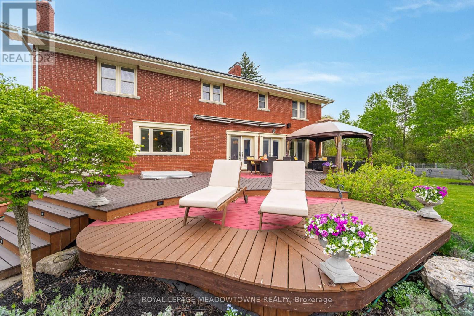 












11302 REGIONAL 25 ROAD

,
Halton Hills,




Ontario
L7J2M1

