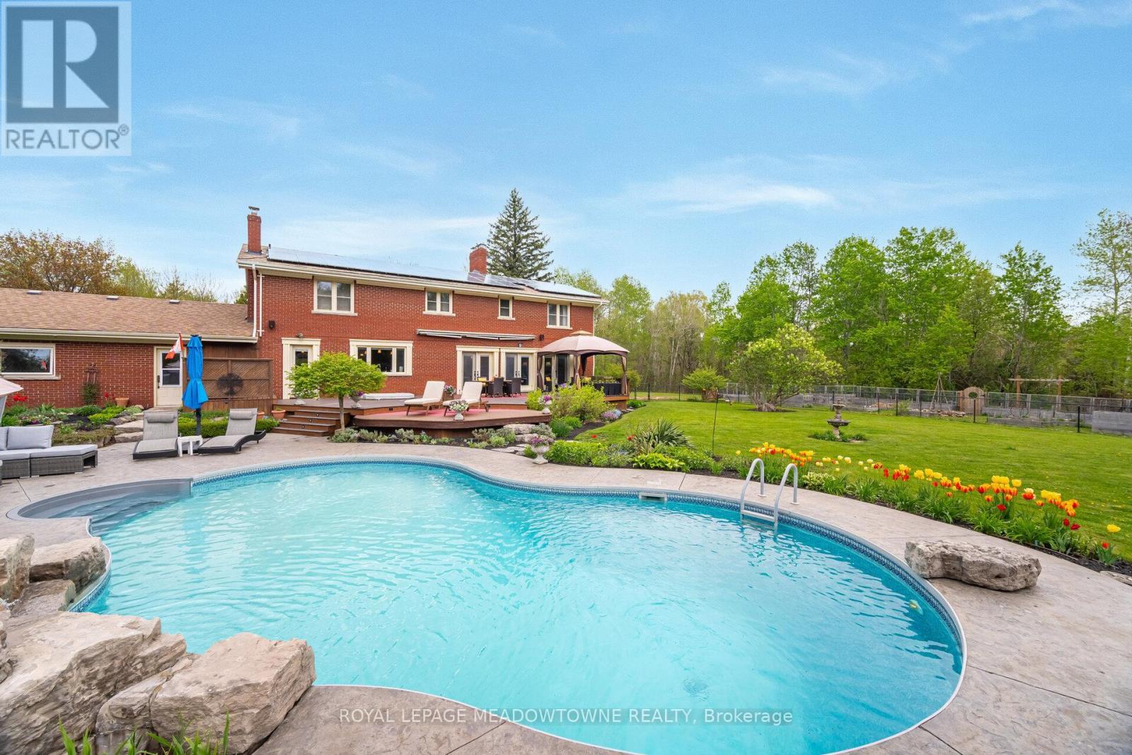 












11302 REGIONAL 25 ROAD

,
Halton Hills,




Ontario
L7J2M1

