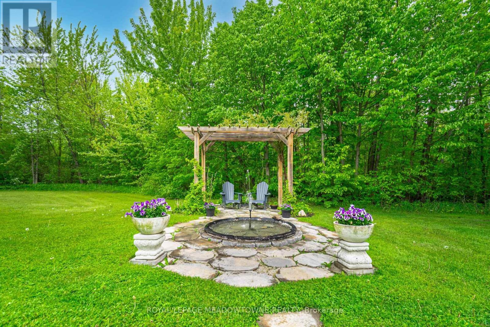 












11302 REGIONAL 25 ROAD

,
Halton Hills,




Ontario
L7J2M1

