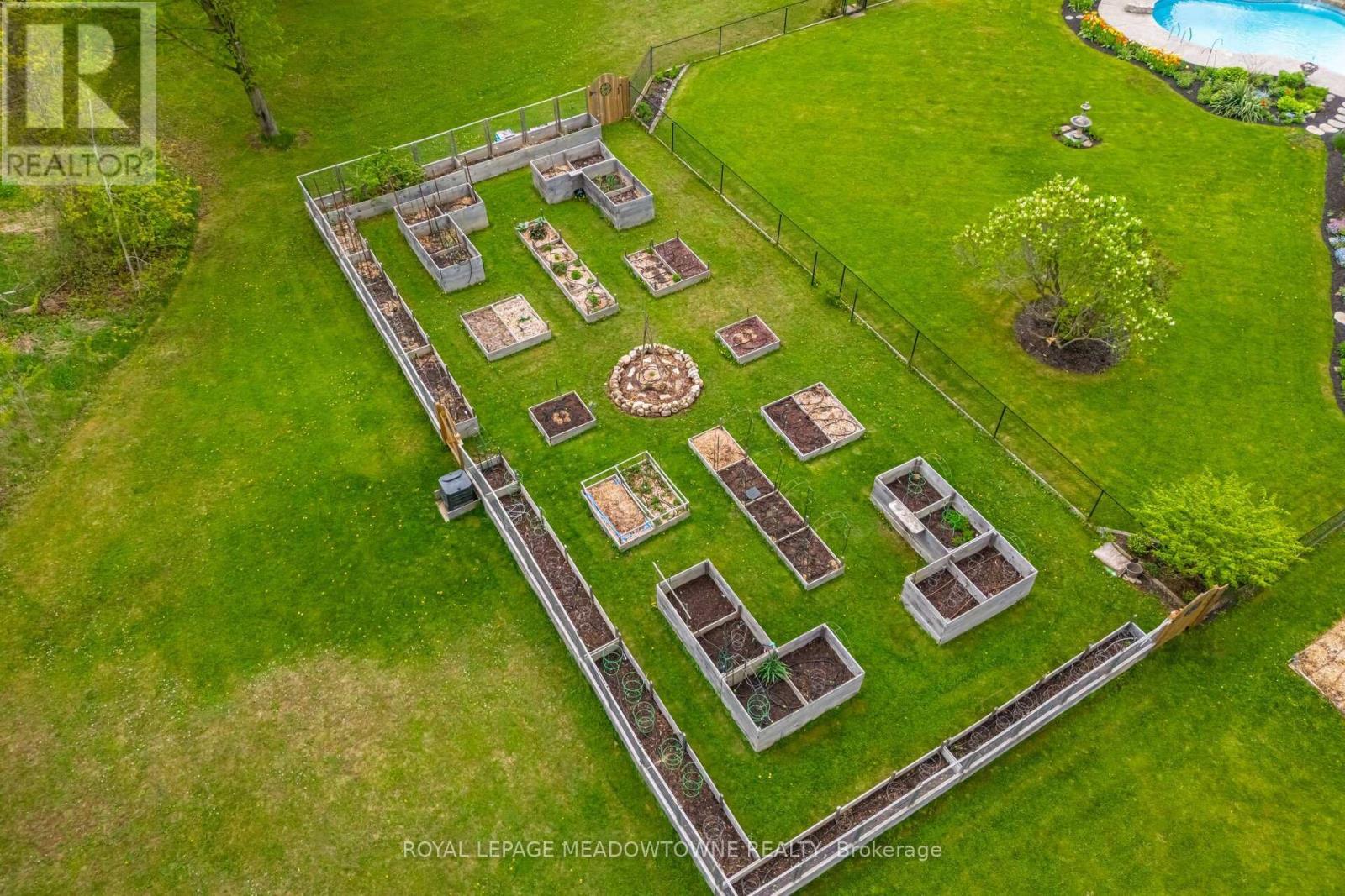 












11302 REGIONAL 25 ROAD

,
Halton Hills,




Ontario
L7J2M1

