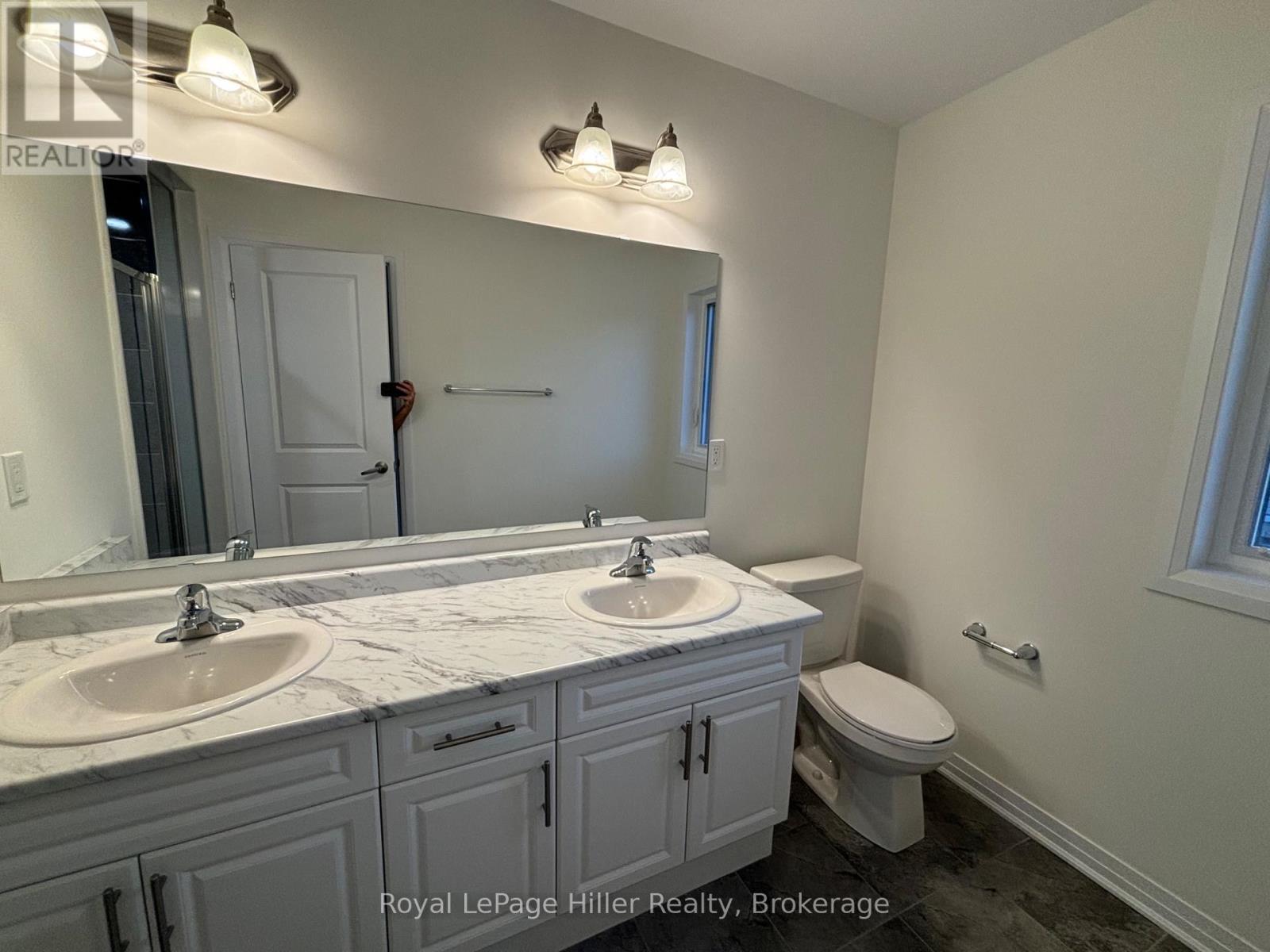 












12 POETT AVENUE

,
Stratford,




Ontario
N5A0M2


