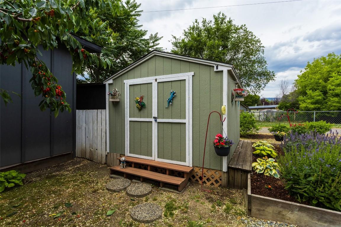 









2035


Boucherie

Road, 71,
West Kelowna,




BC
V4T 1Z8

