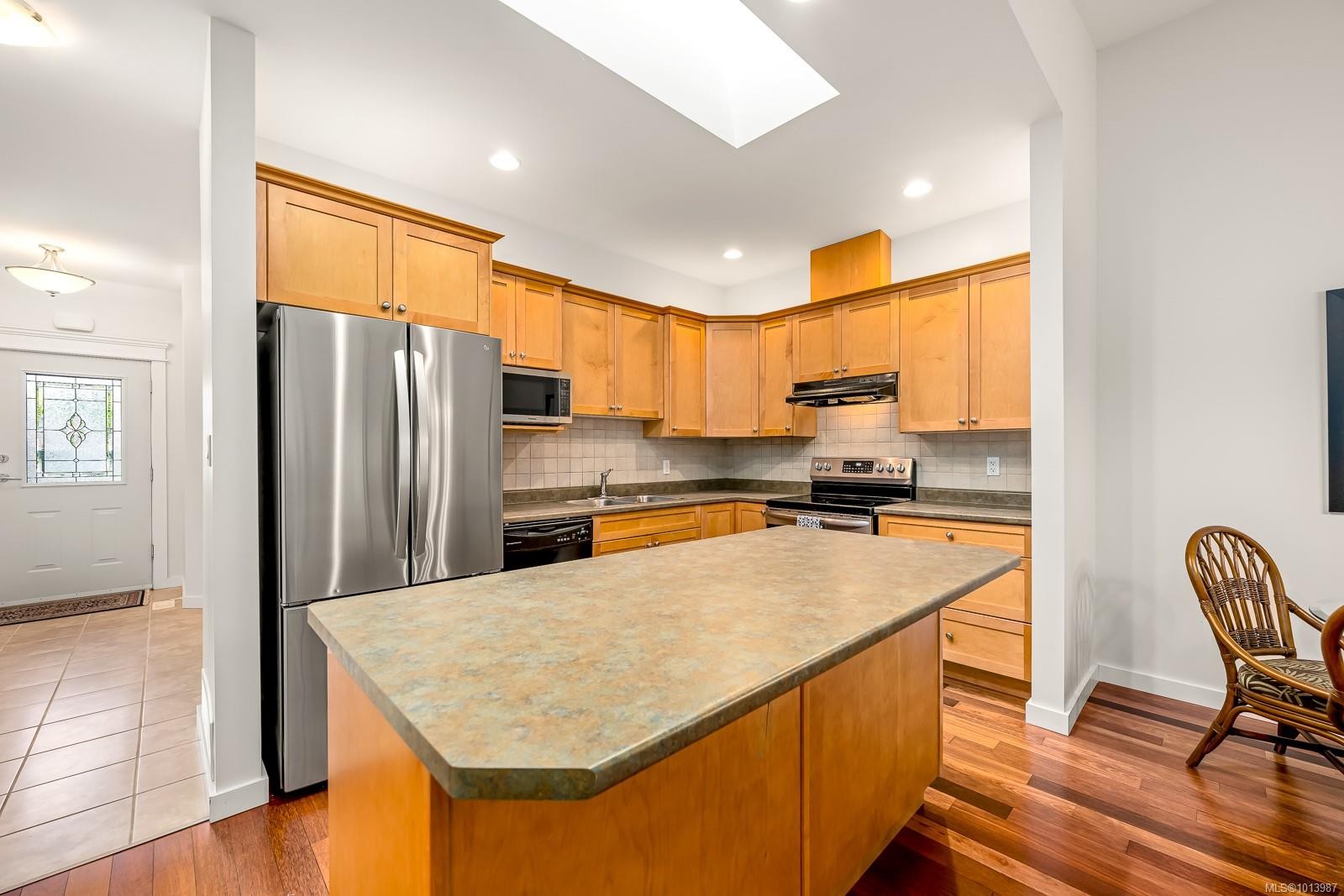 









2001


Blue Jay

Pl, 23,
Courtenay,




BC
V9N 4A8

