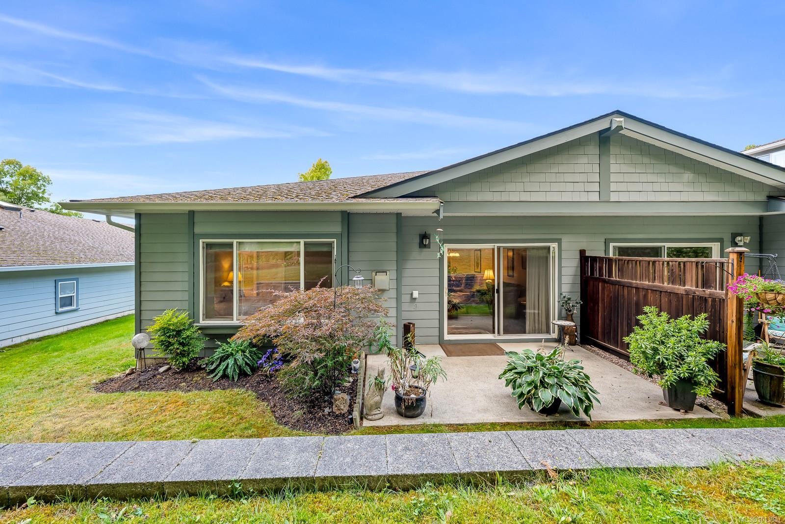 









2001


Blue Jay

Pl, 23,
Courtenay,




BC
V9N 4A8

