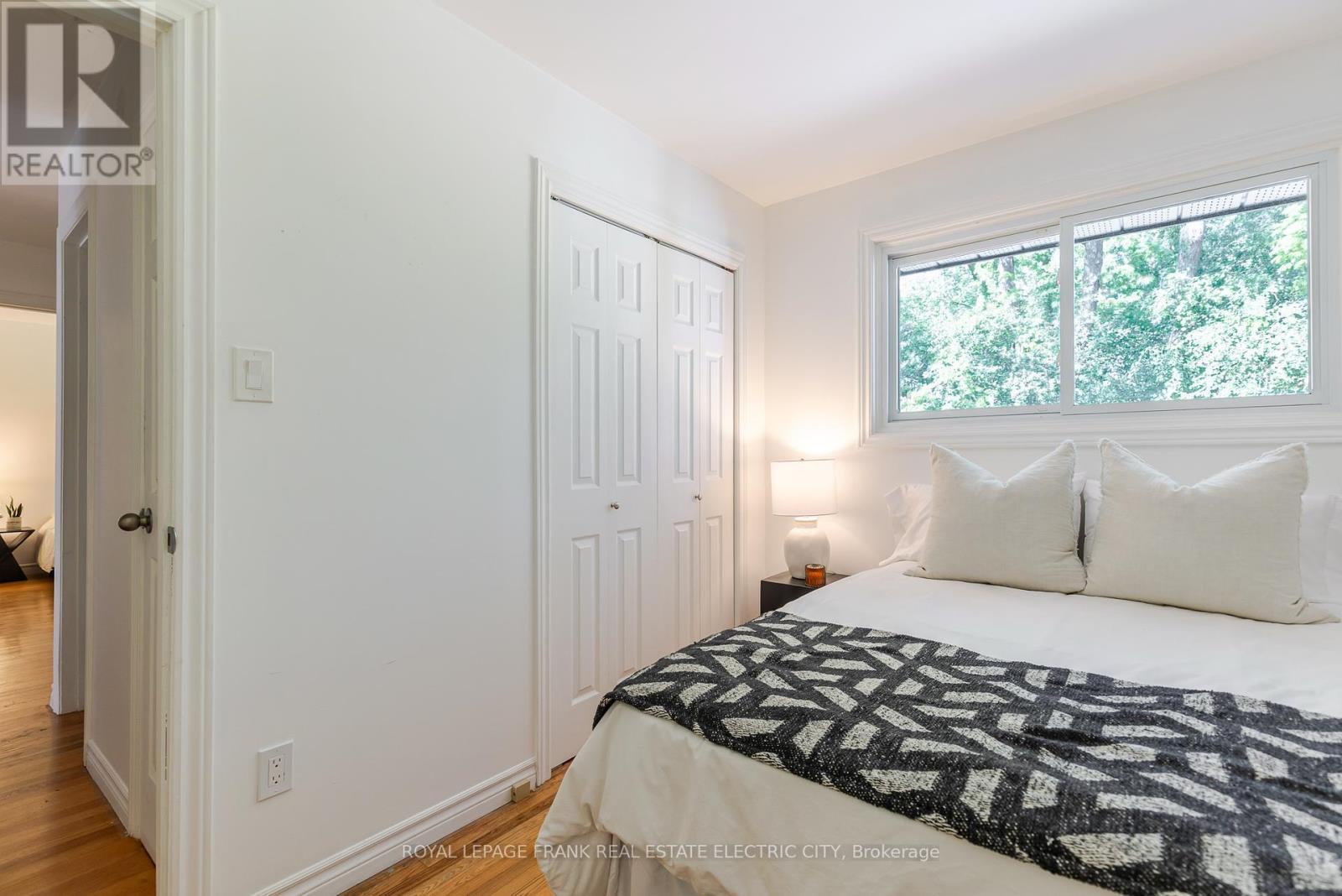 












972 SOUTHLAWN DRIVE

,
Peterborough (Ashburnham Ward 4),




Ontario
K9J1G2

