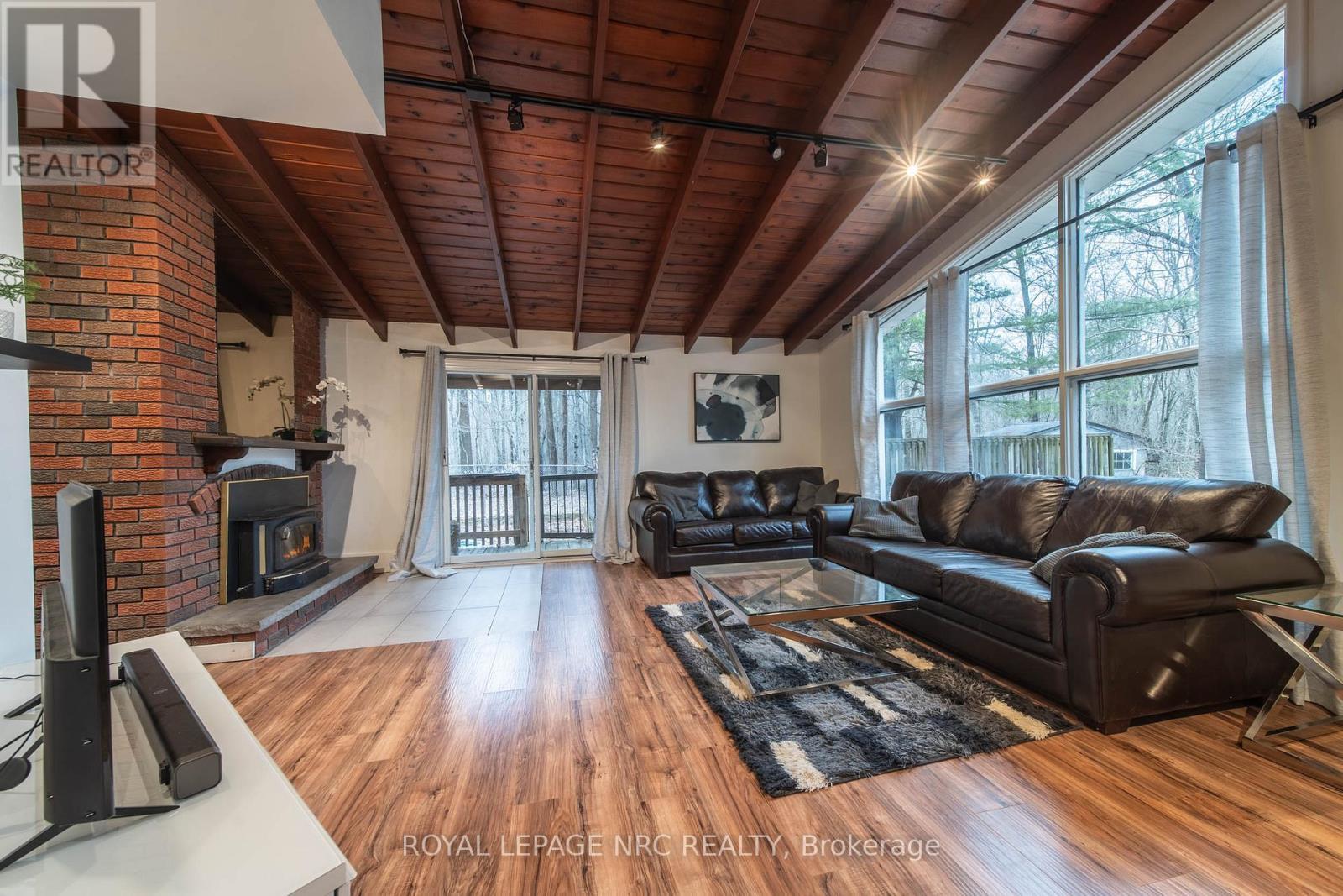 












163 MAPLE LEAF AVENUE N

,
Fort Erie (Ridgeway),




Ontario
L0S1N0

