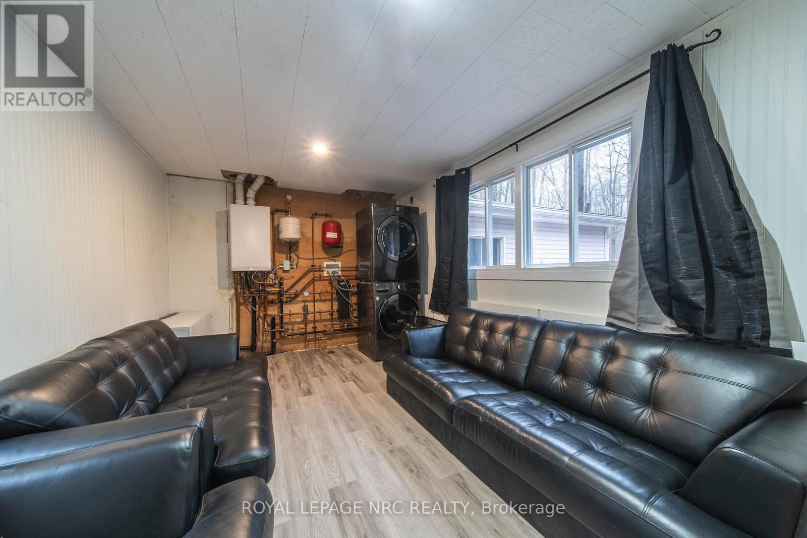 












163 MAPLE LEAF AVENUE N

,
Fort Erie (Ridgeway),




Ontario
L0S1N0

