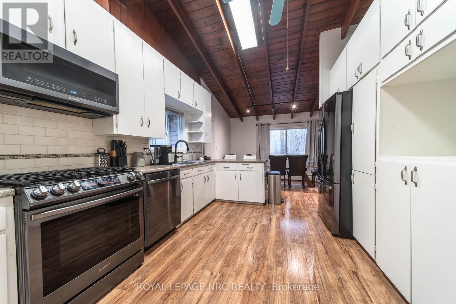 












163 MAPLE LEAF AVENUE N

,
Fort Erie (Ridgeway),




Ontario
L0S1N0

