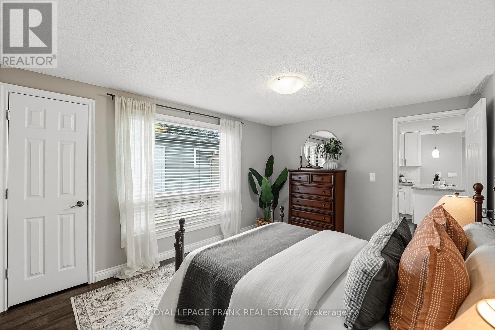 












3 WHEELHOUSE DRIVE

,
Clarington (Newcastle),




Ontario
L1B1B9


