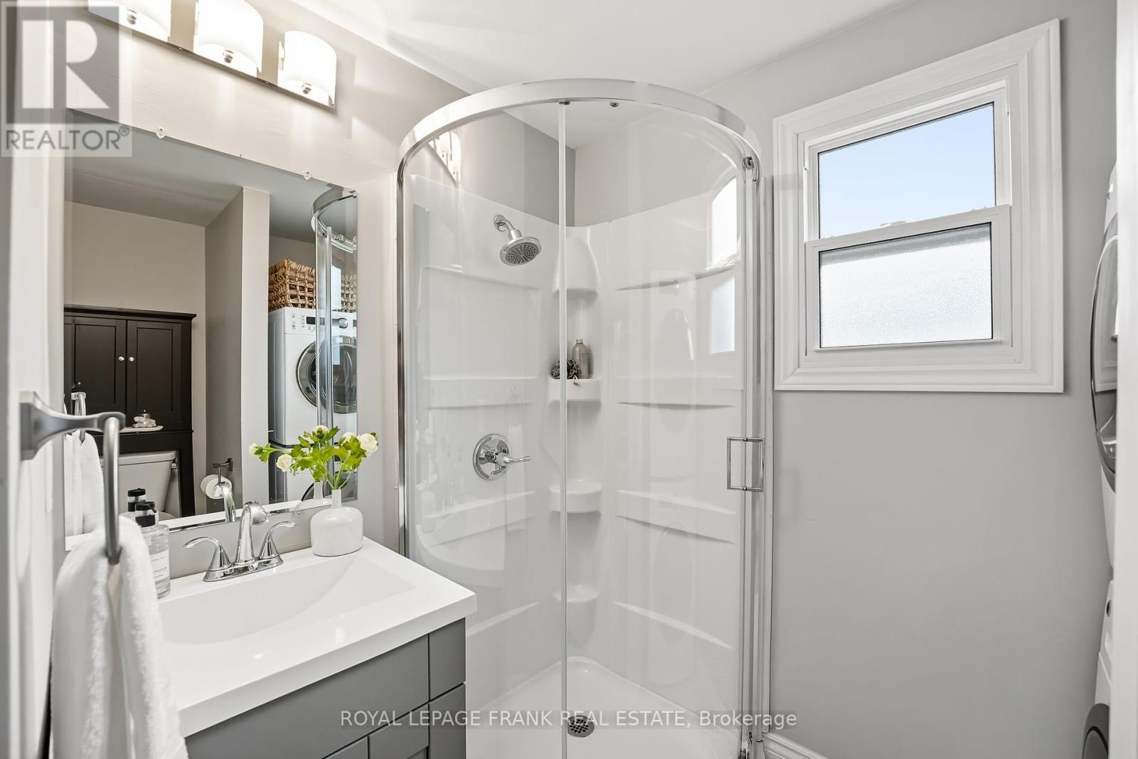 












3 WHEELHOUSE DRIVE

,
Clarington (Newcastle),




Ontario
L1B1B9

