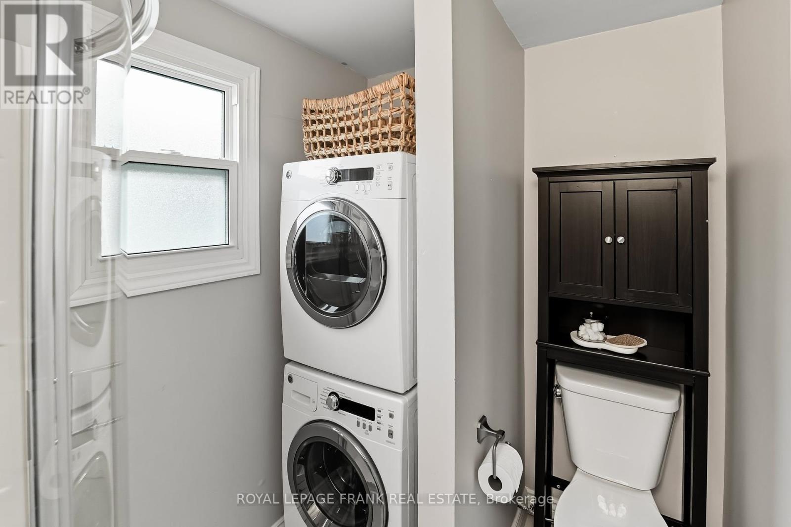 












3 WHEELHOUSE DRIVE

,
Clarington (Newcastle),




Ontario
L1B1B9

