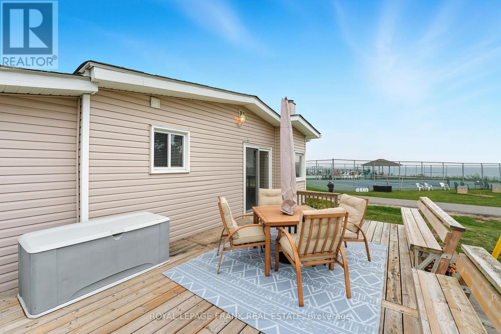 












3 WHEELHOUSE DRIVE

,
Clarington (Newcastle),




Ontario
L1B1B9

