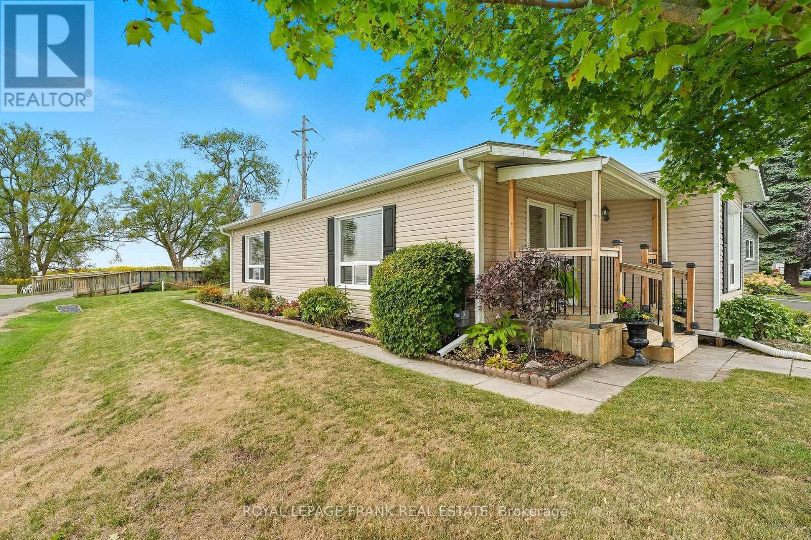 












3 WHEELHOUSE DRIVE

,
Clarington (Newcastle),




Ontario
L1B1B9

