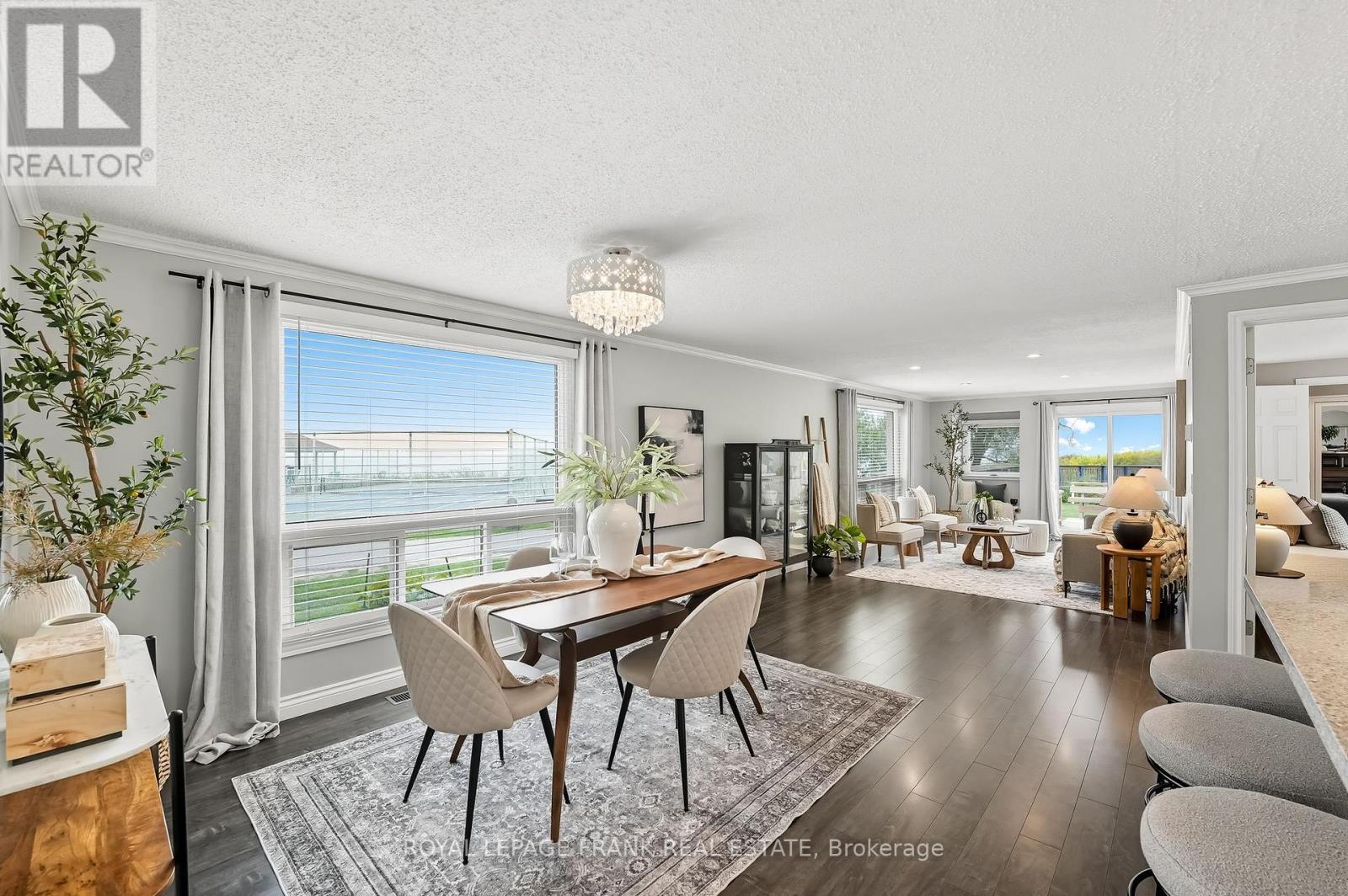 












3 WHEELHOUSE DRIVE

,
Clarington (Newcastle),




Ontario
L1B1B9

