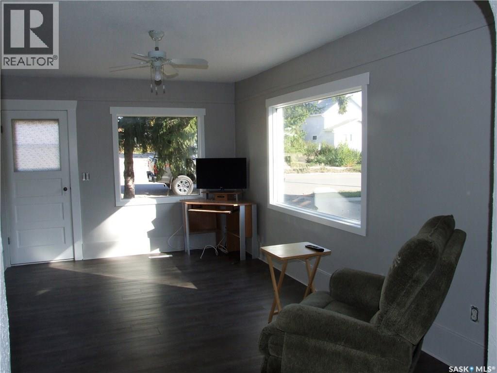 












118 2nd STREET W

,
Leader,




Saskatchewan
S0N1H0

