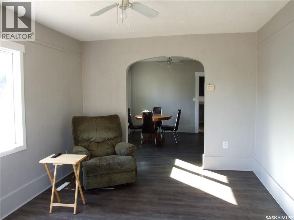 












118 2nd STREET W

,
Leader,




Saskatchewan
S0N1H0

