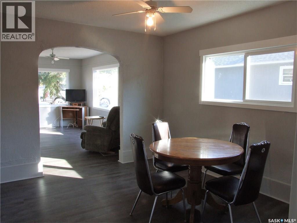 












118 2nd STREET W

,
Leader,




Saskatchewan
S0N1H0

